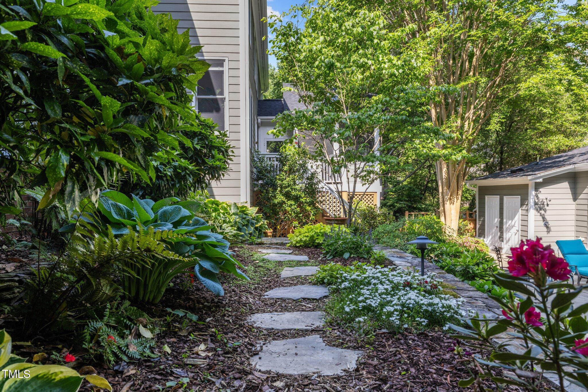 204 Rossburn Way