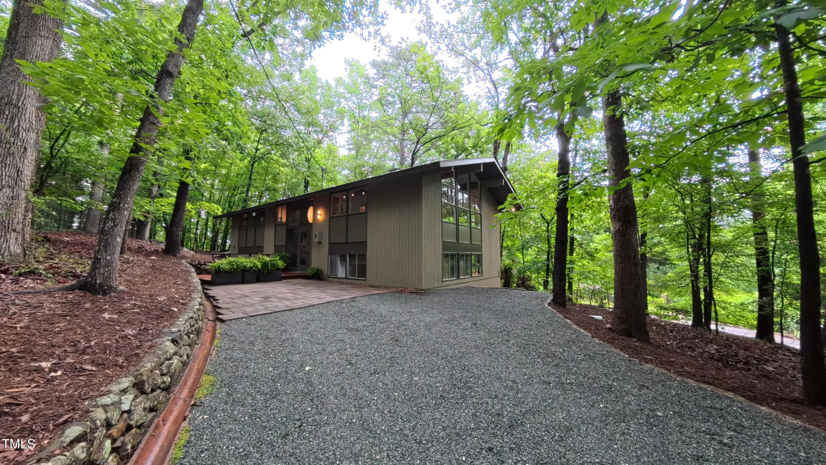 1 Davie Lane