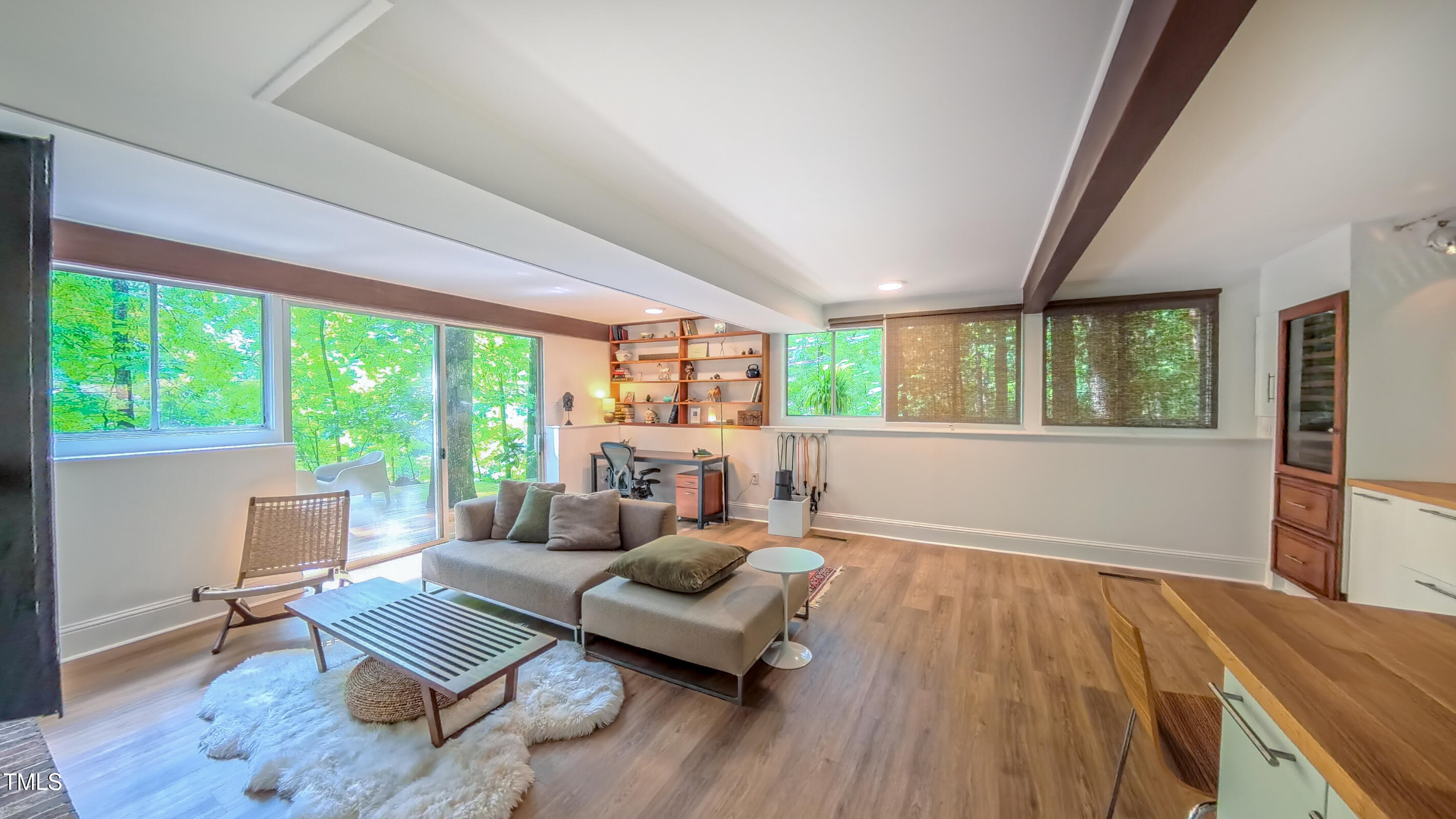 1 Davie Lane