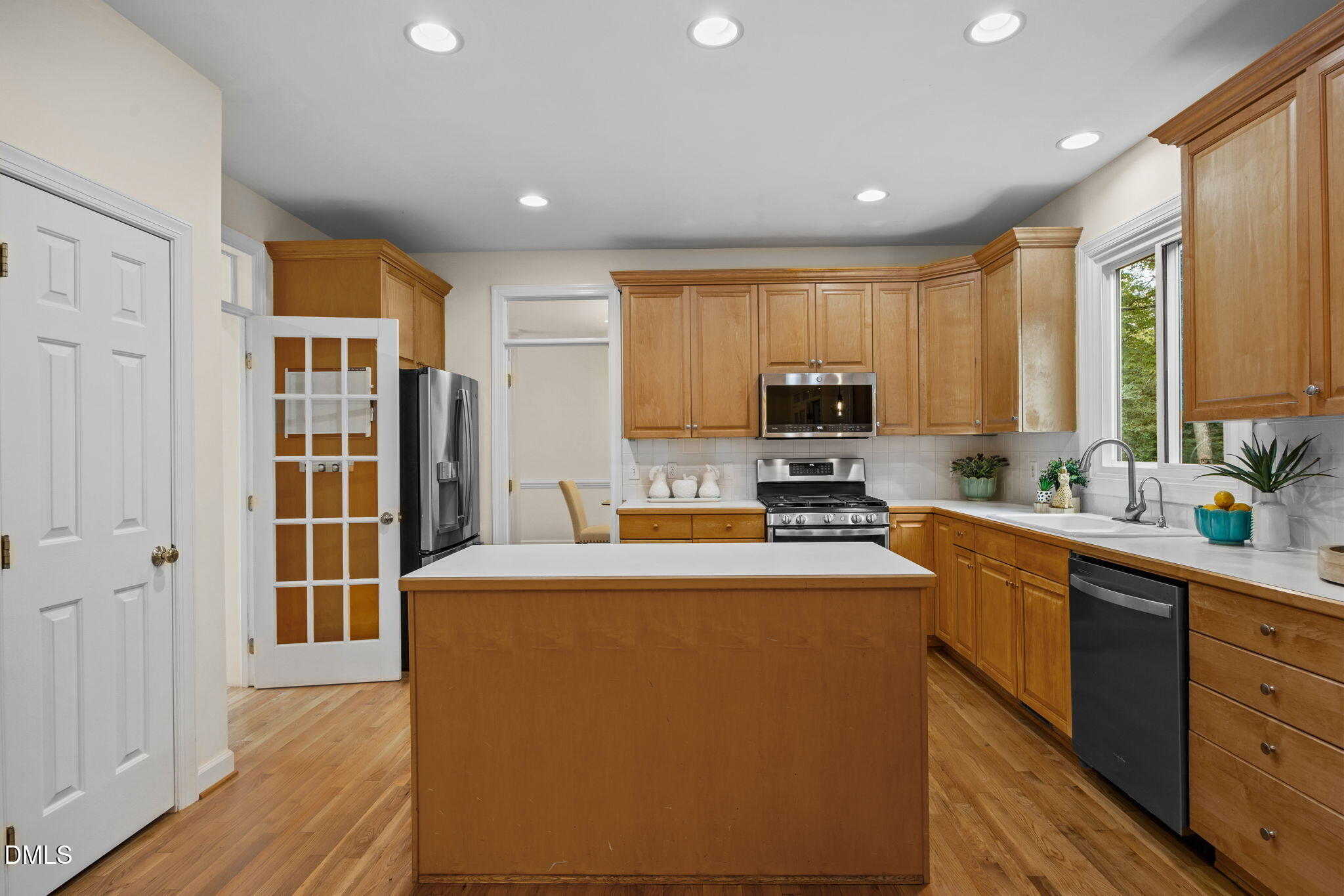 302 Sunset Creek Circle