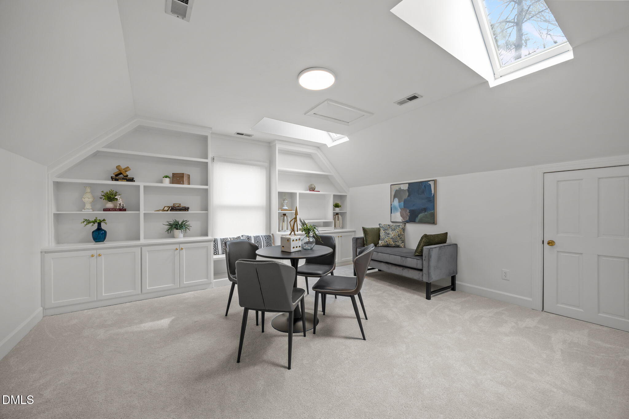 110 Linnaeus Place