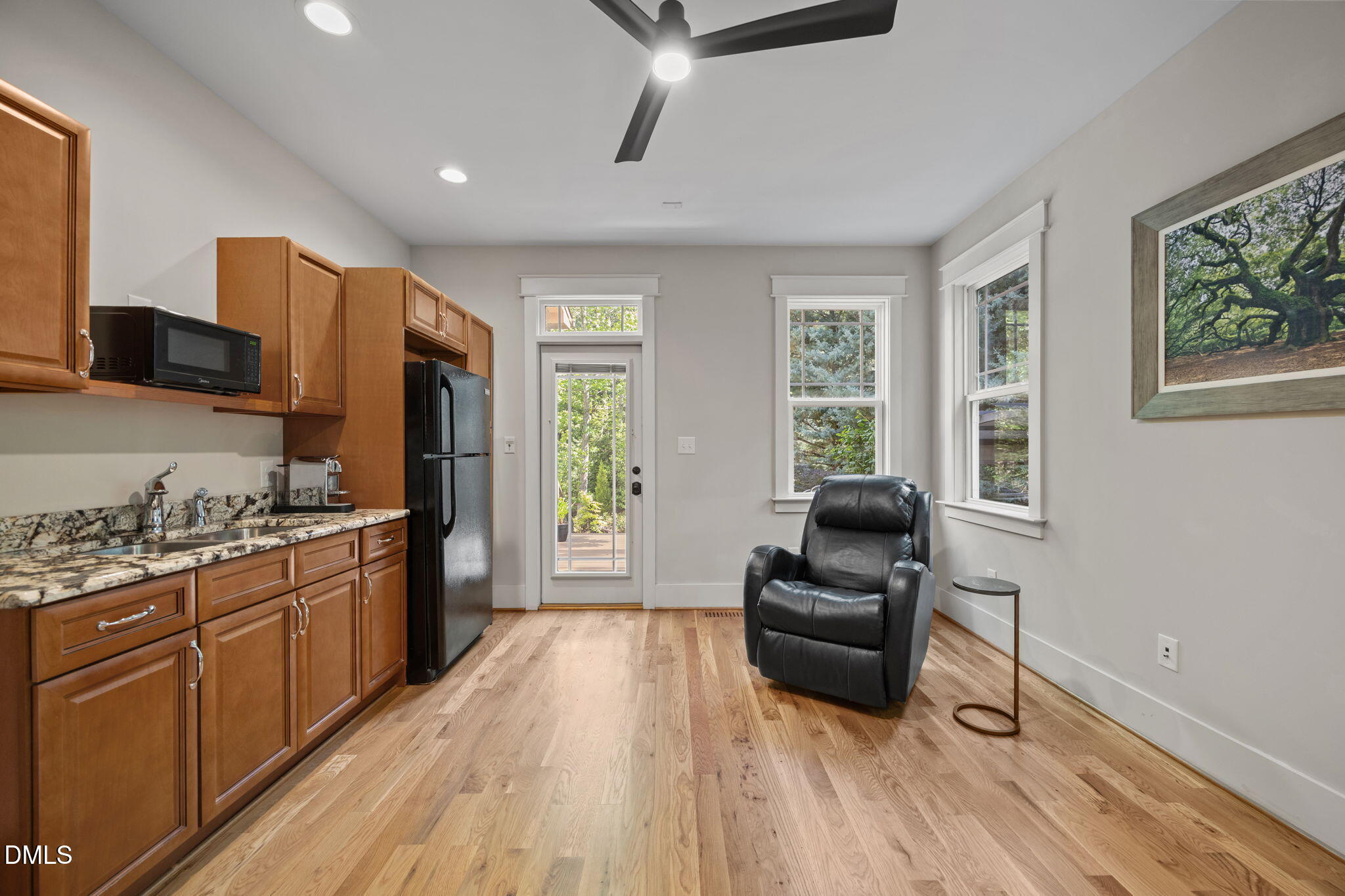 148 Tobacco Road
