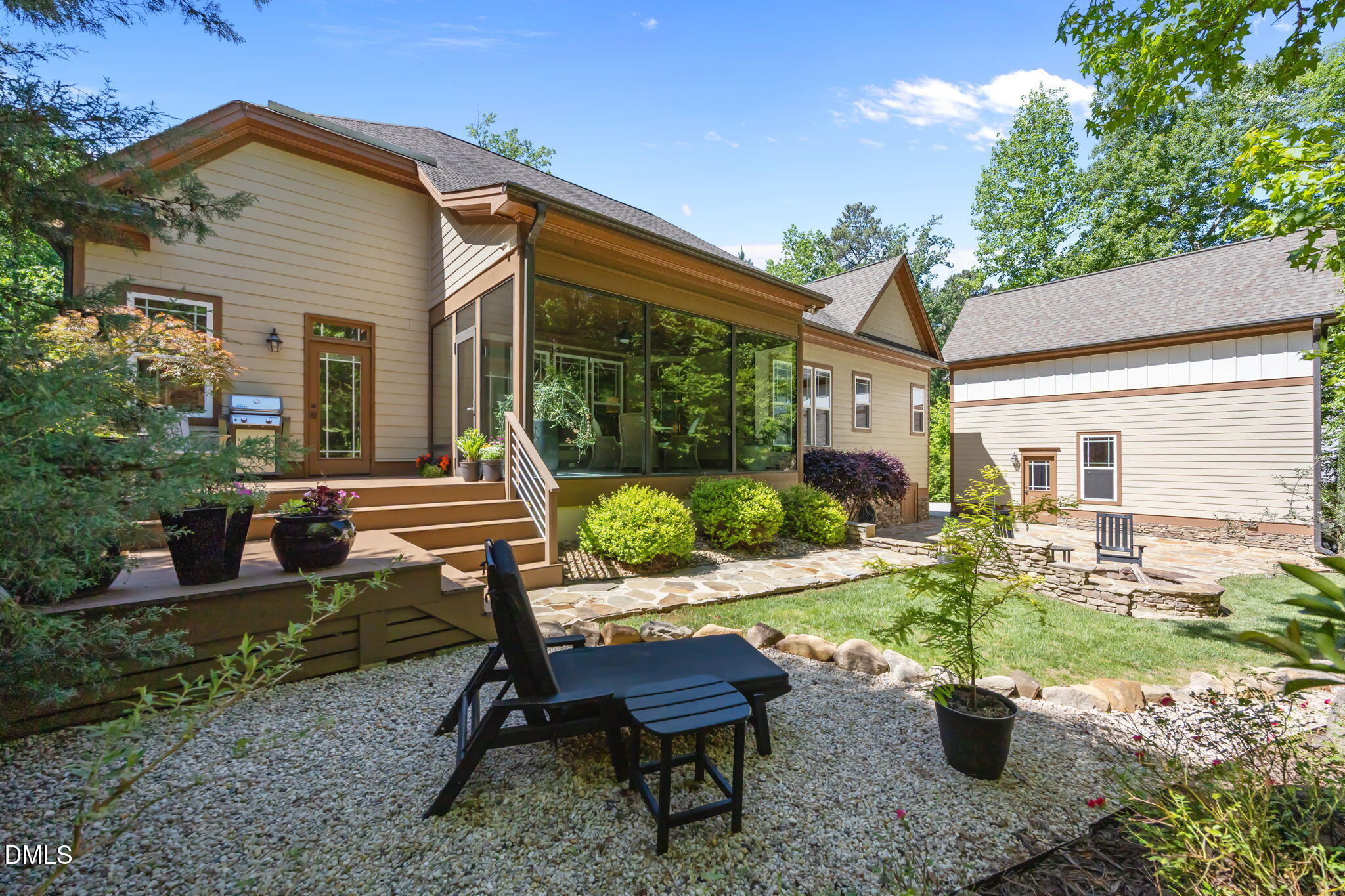 148 Tobacco Road