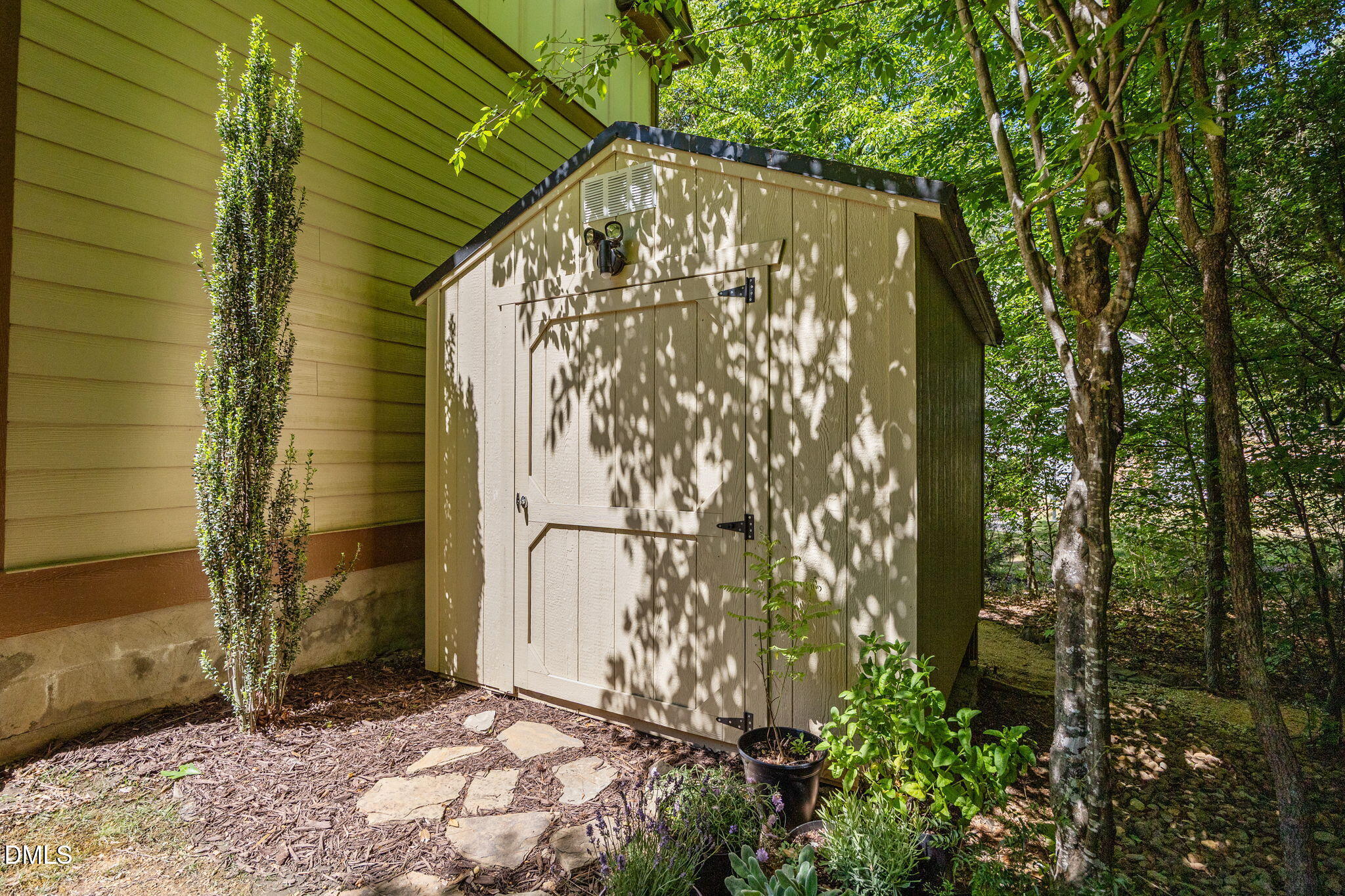 148 Tobacco Road