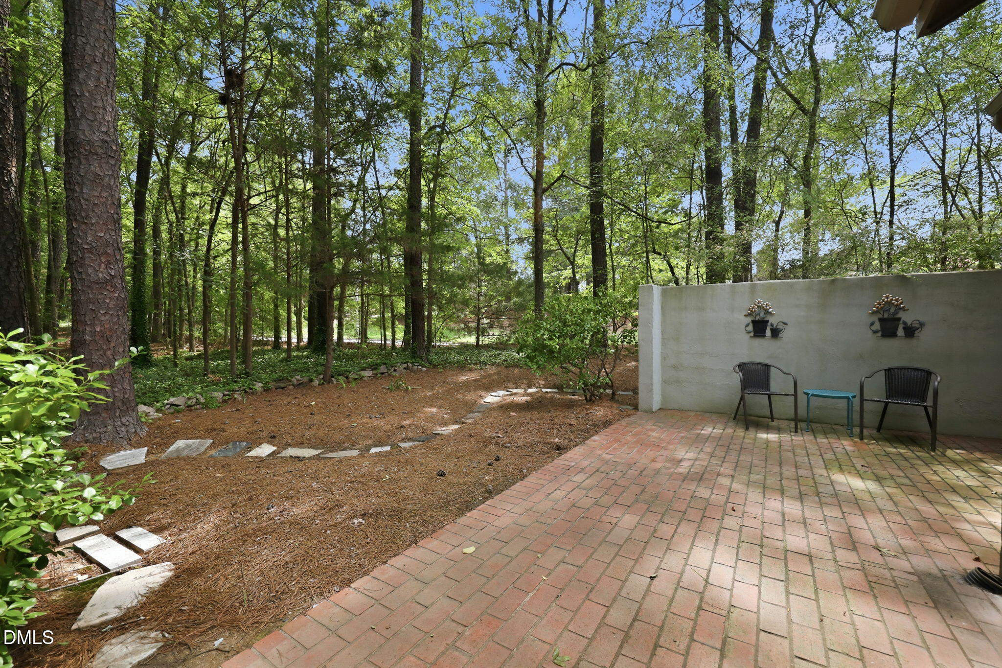 1 Banstead Place