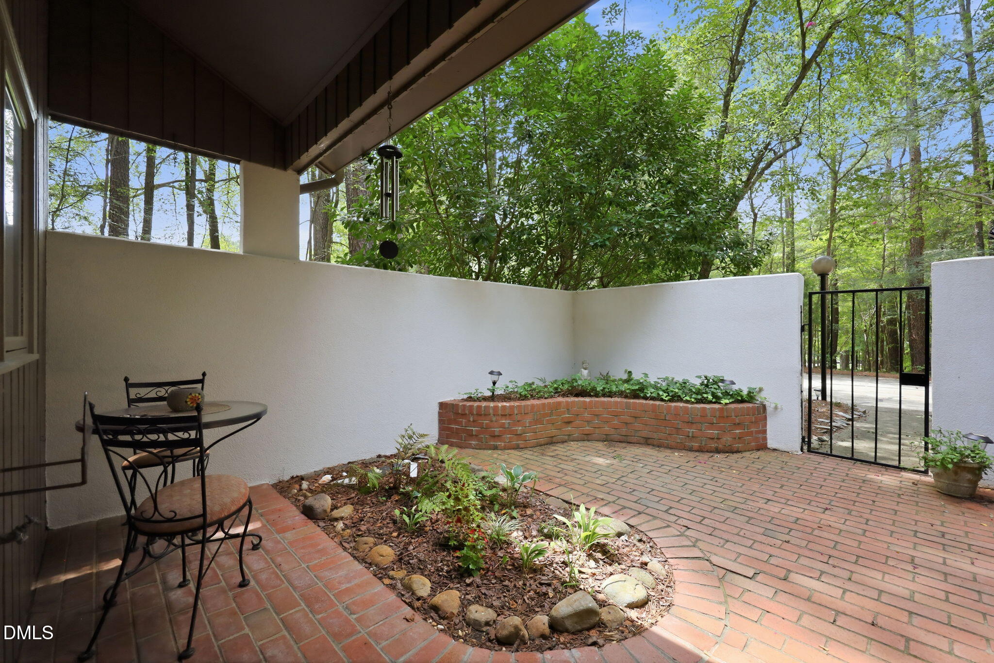 1 Banstead Place