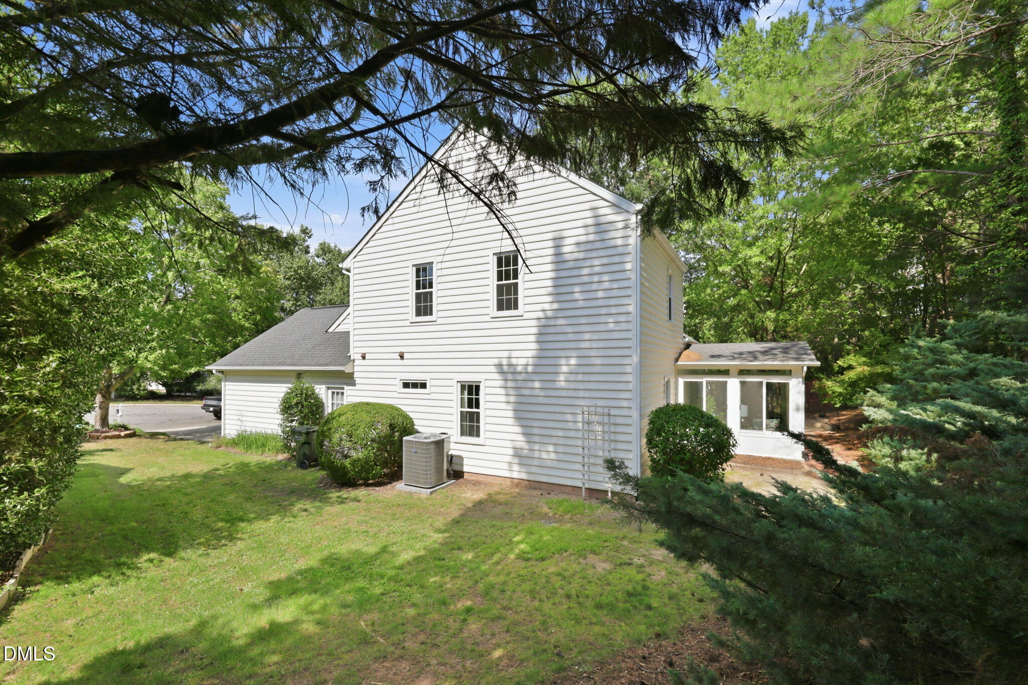 5 Wavecrest Court