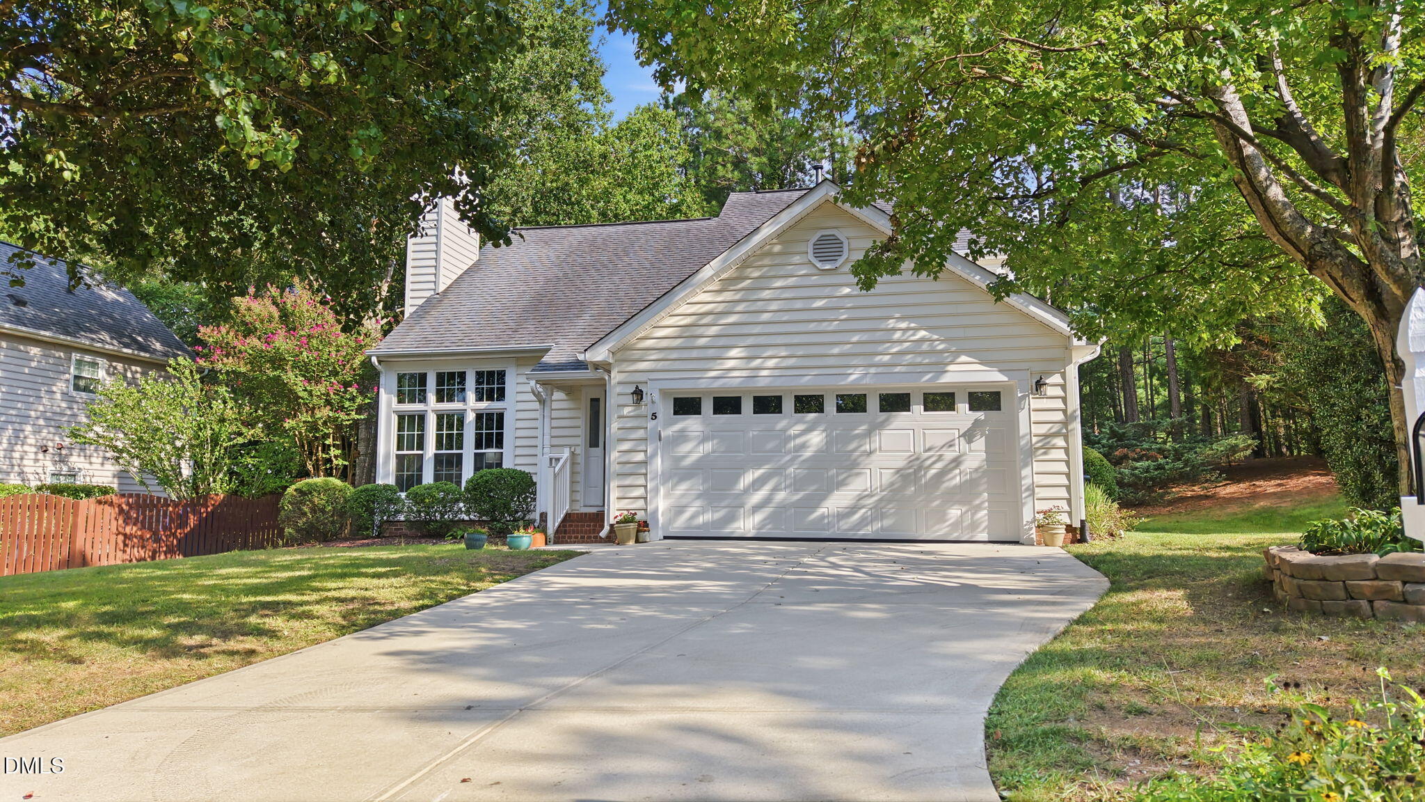 5 Wavecrest Court
