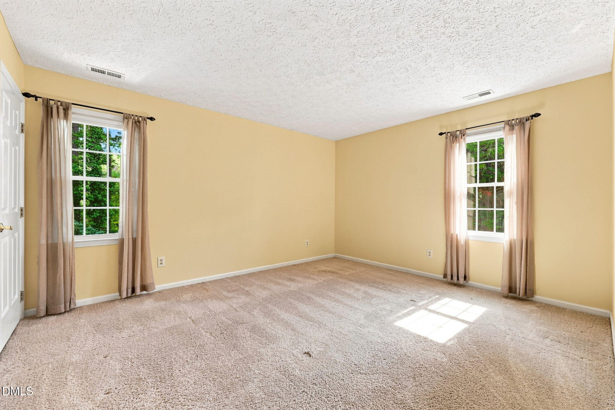 5 Wavecrest Court
