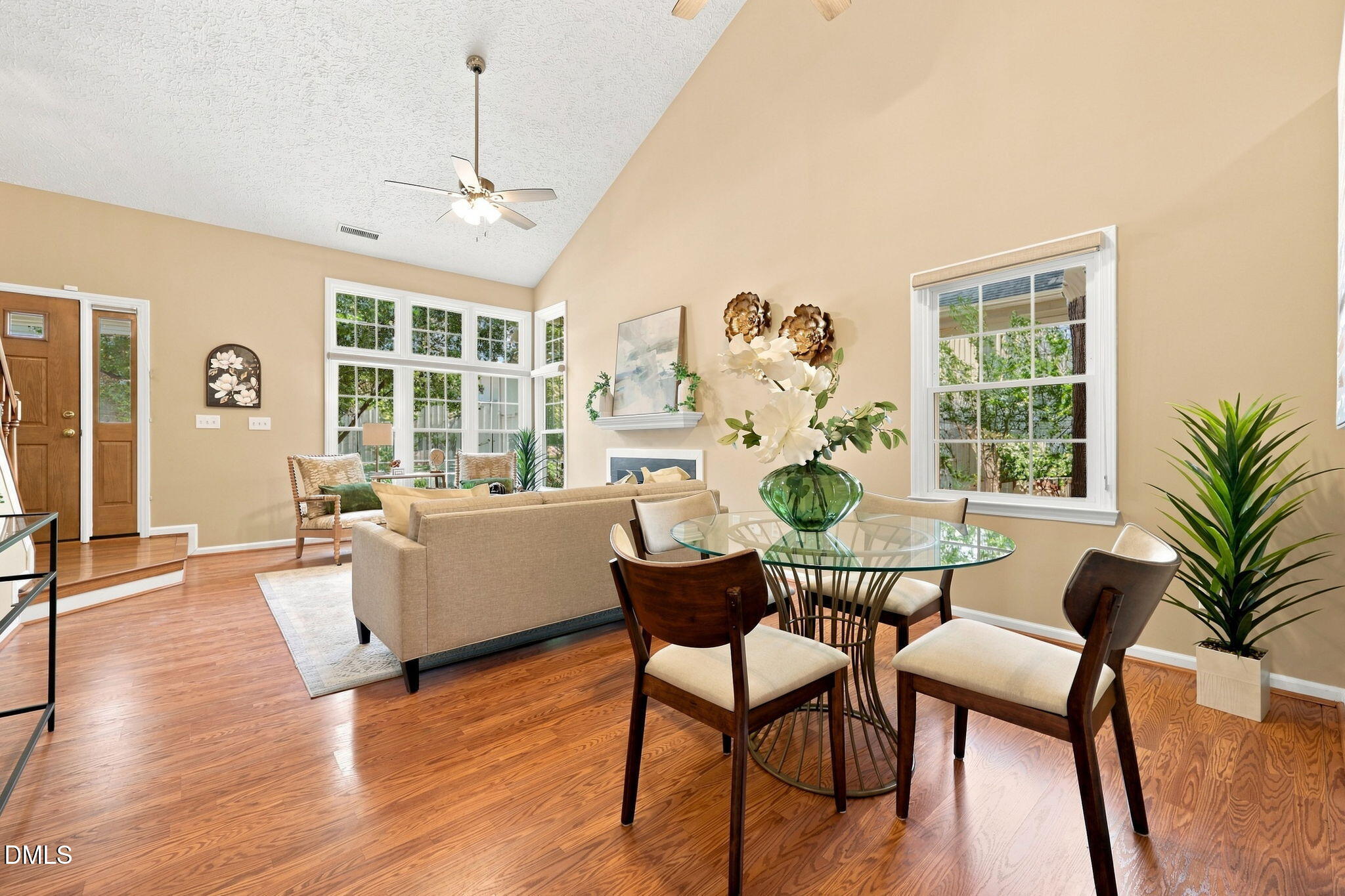 5 Wavecrest Court