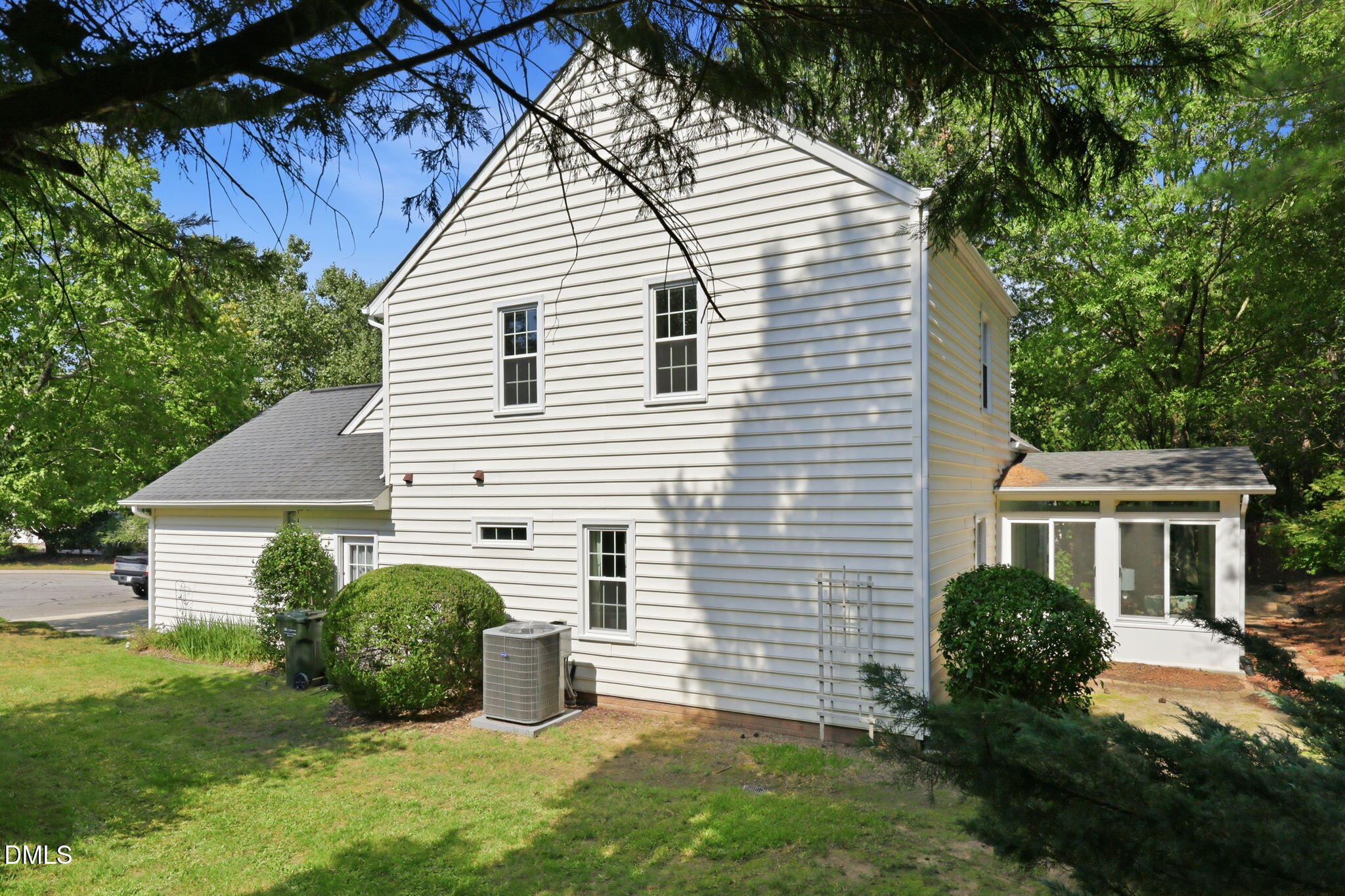 5 Wavecrest Court