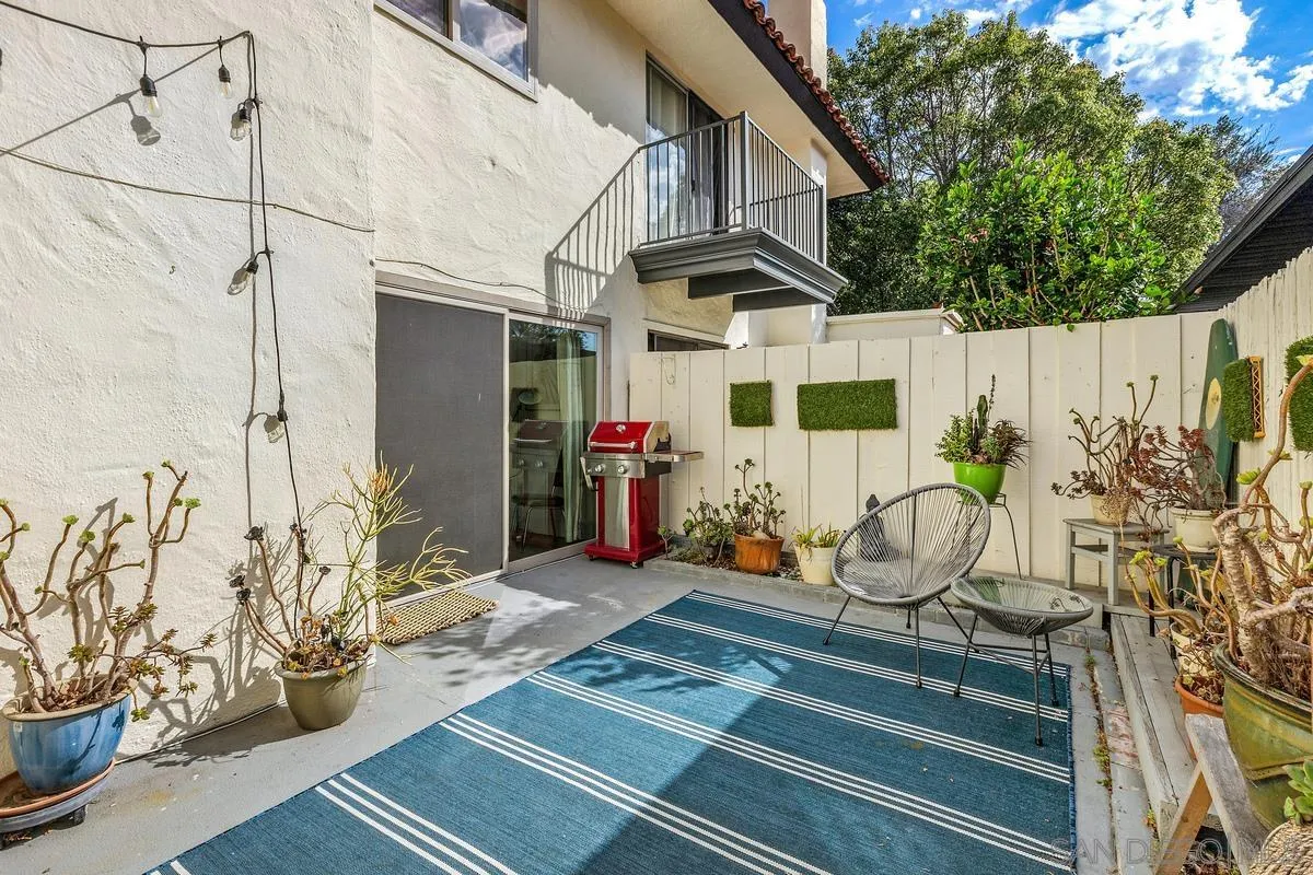 3290 Loma Riviera Dr.