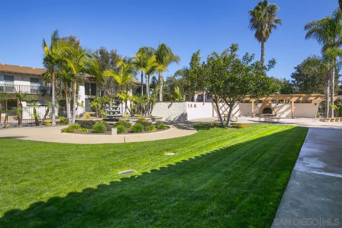 3290 Loma Riviera Dr.