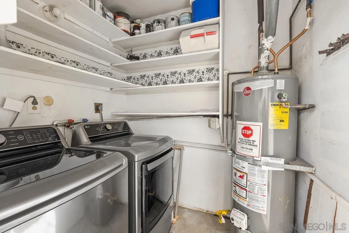 3290 Loma Riviera Dr.