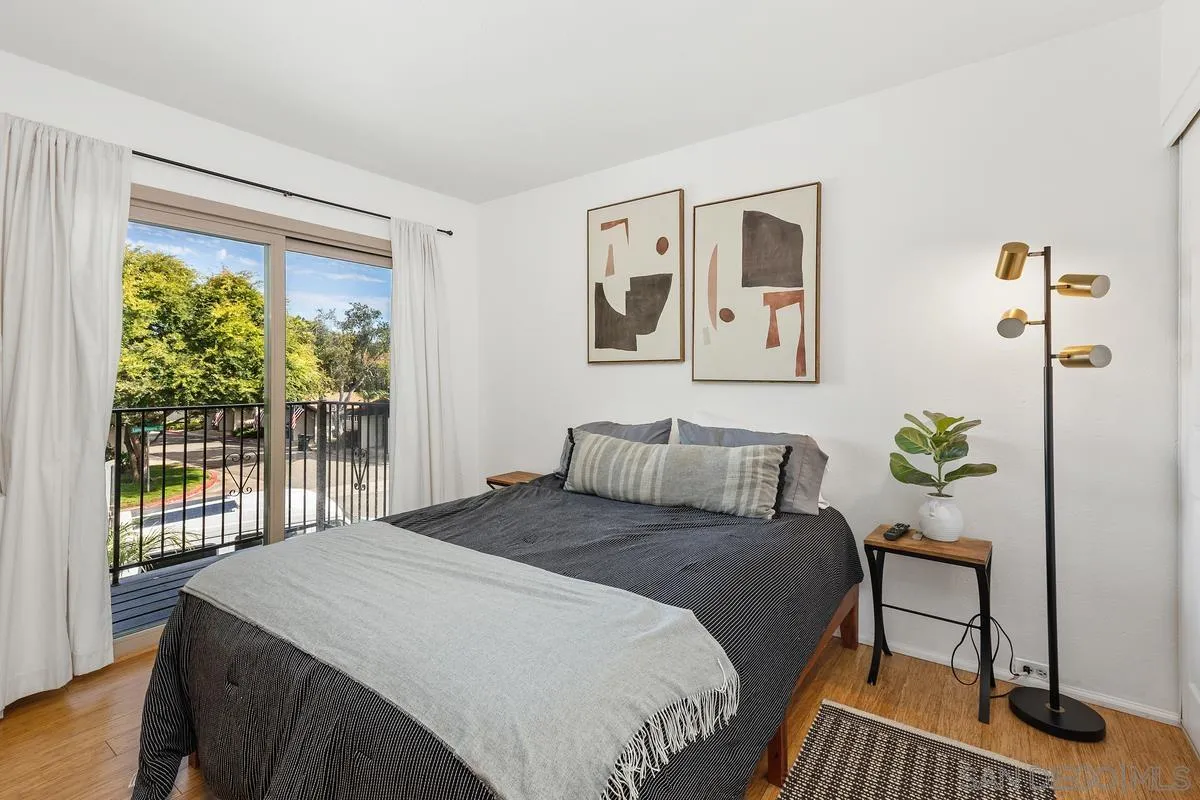 3290 Loma Riviera Dr.