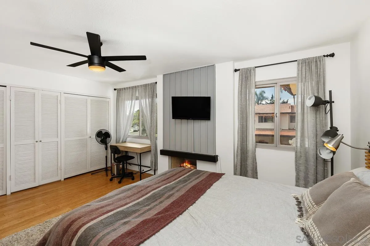 3290 Loma Riviera Dr.