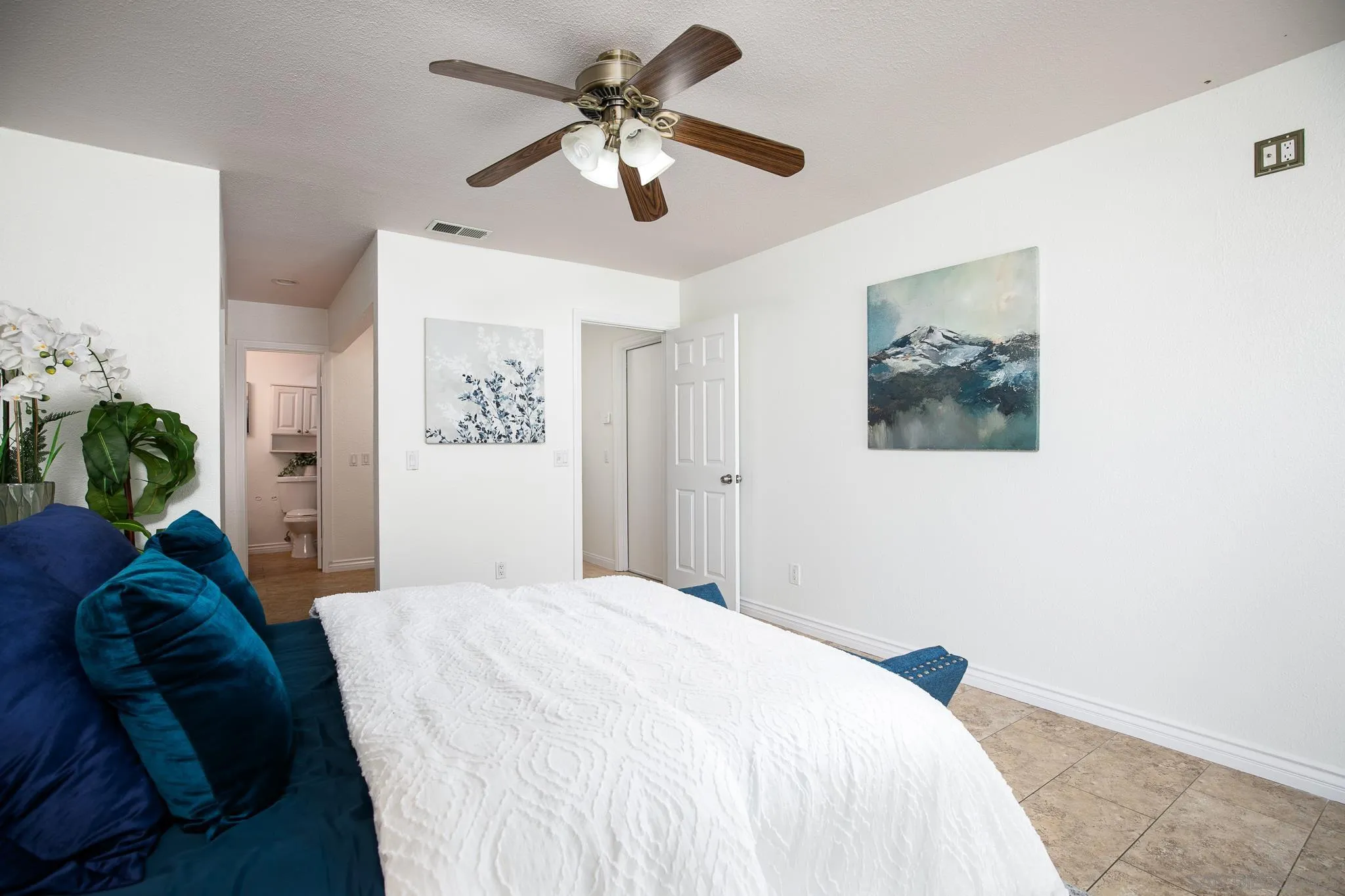 2051 Golden Circle Dr