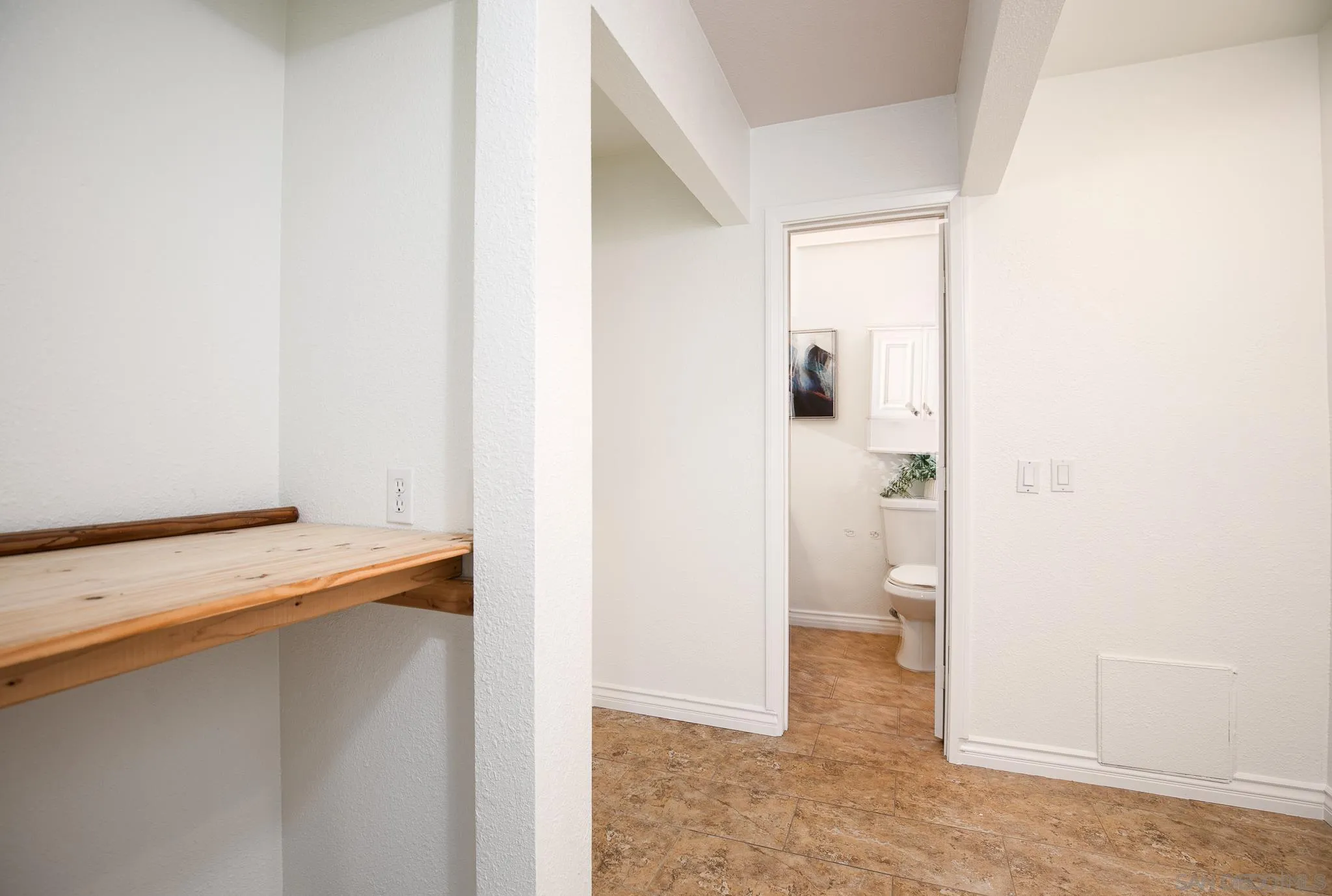 2051 Golden Circle Dr