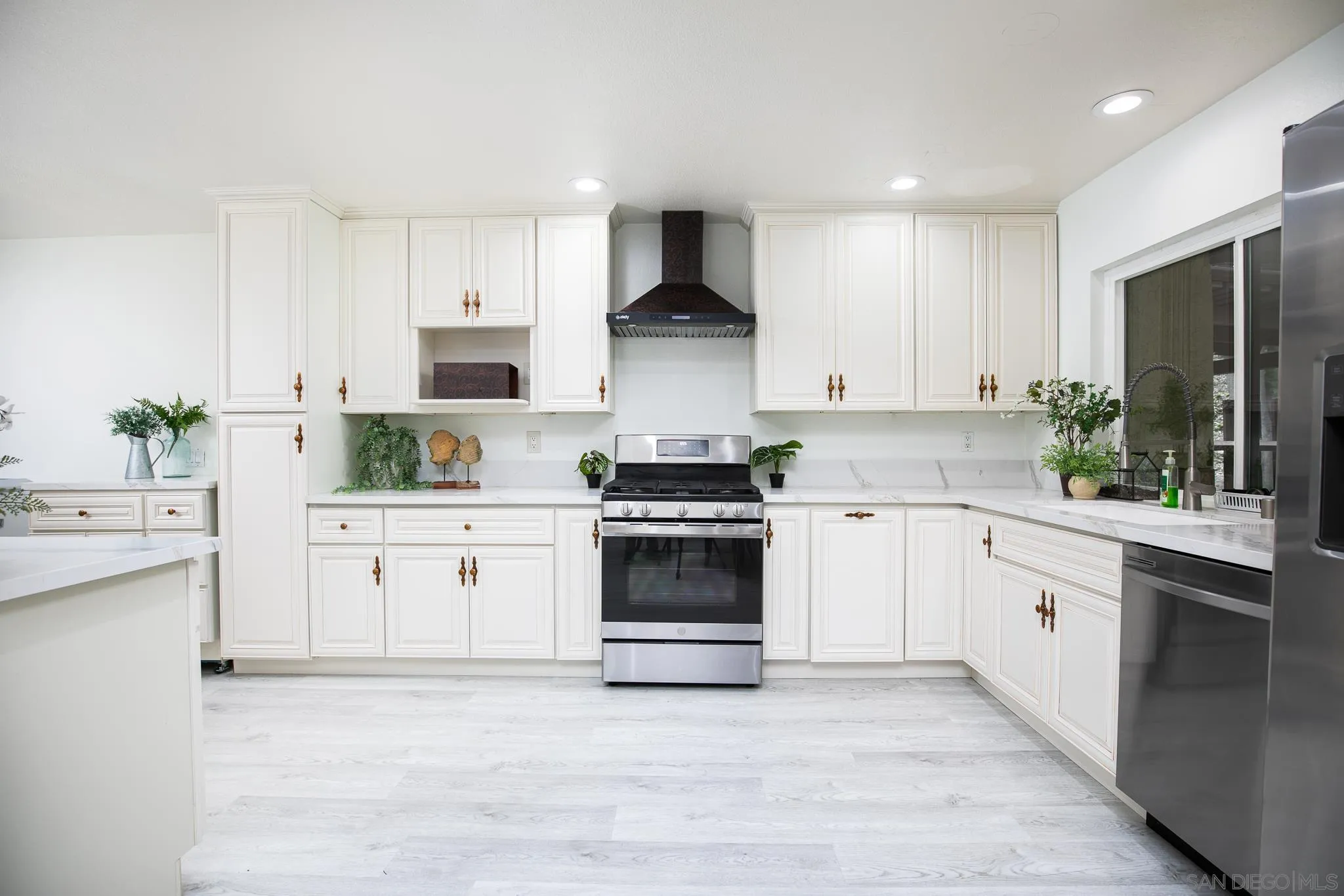 2051 Golden Circle Dr