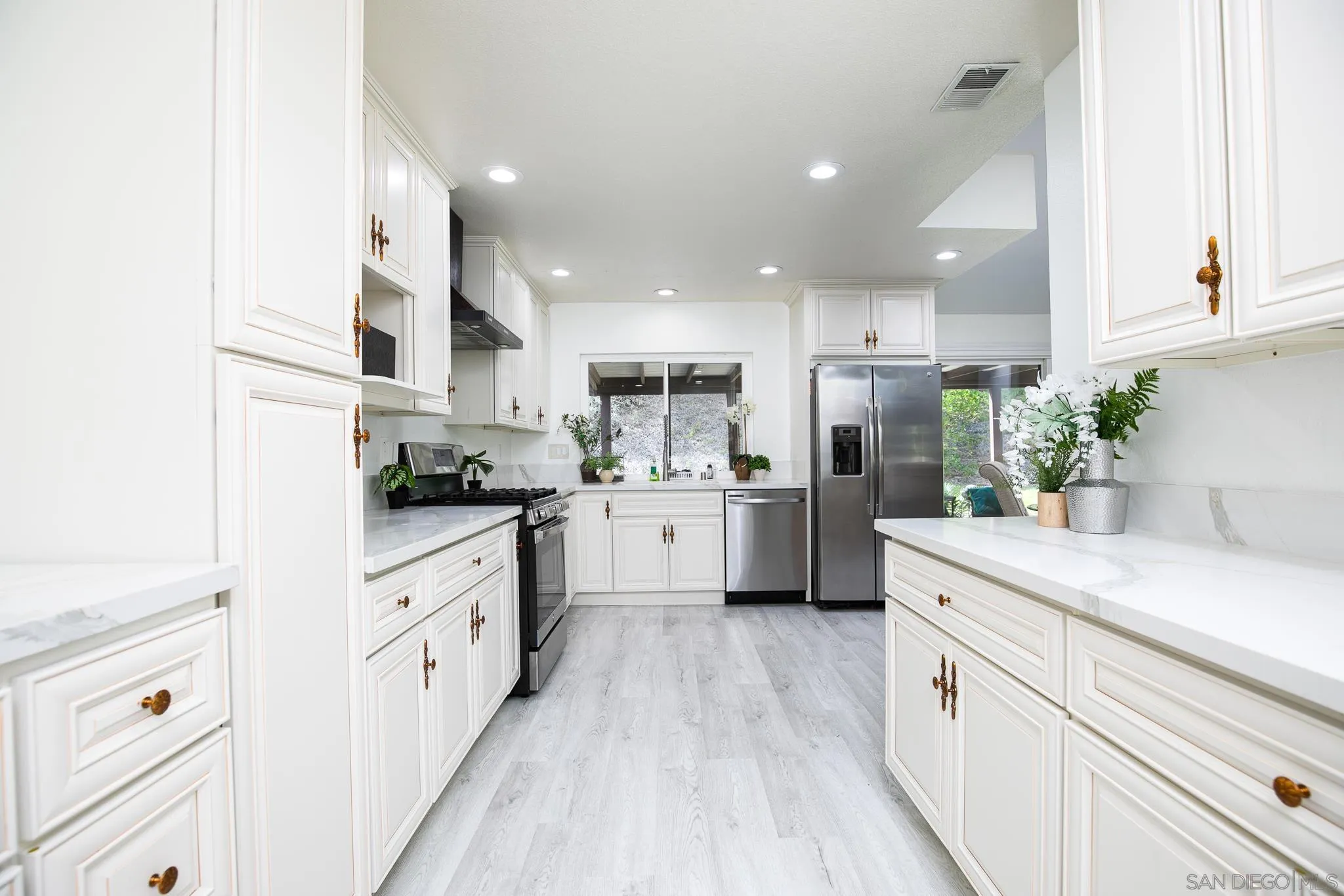 2051 Golden Circle Dr