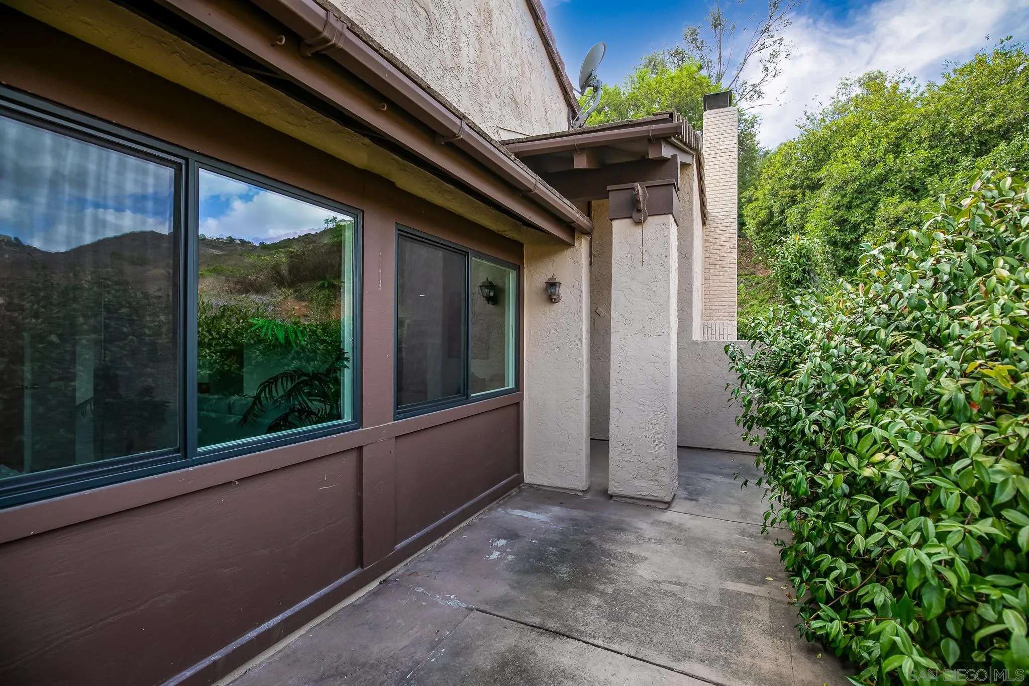 2051 Golden Circle Dr