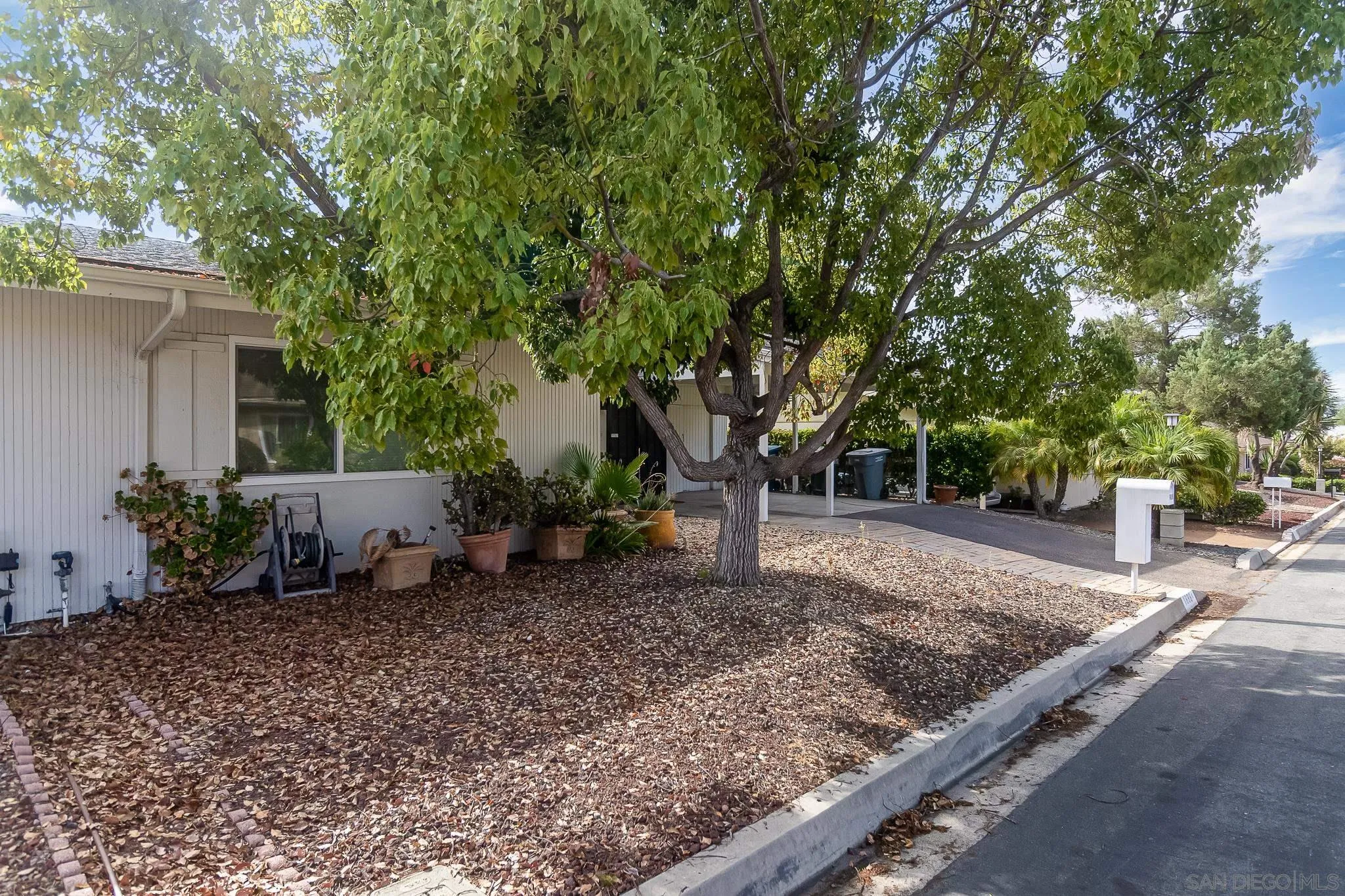 1888 Fairway Park Unit B