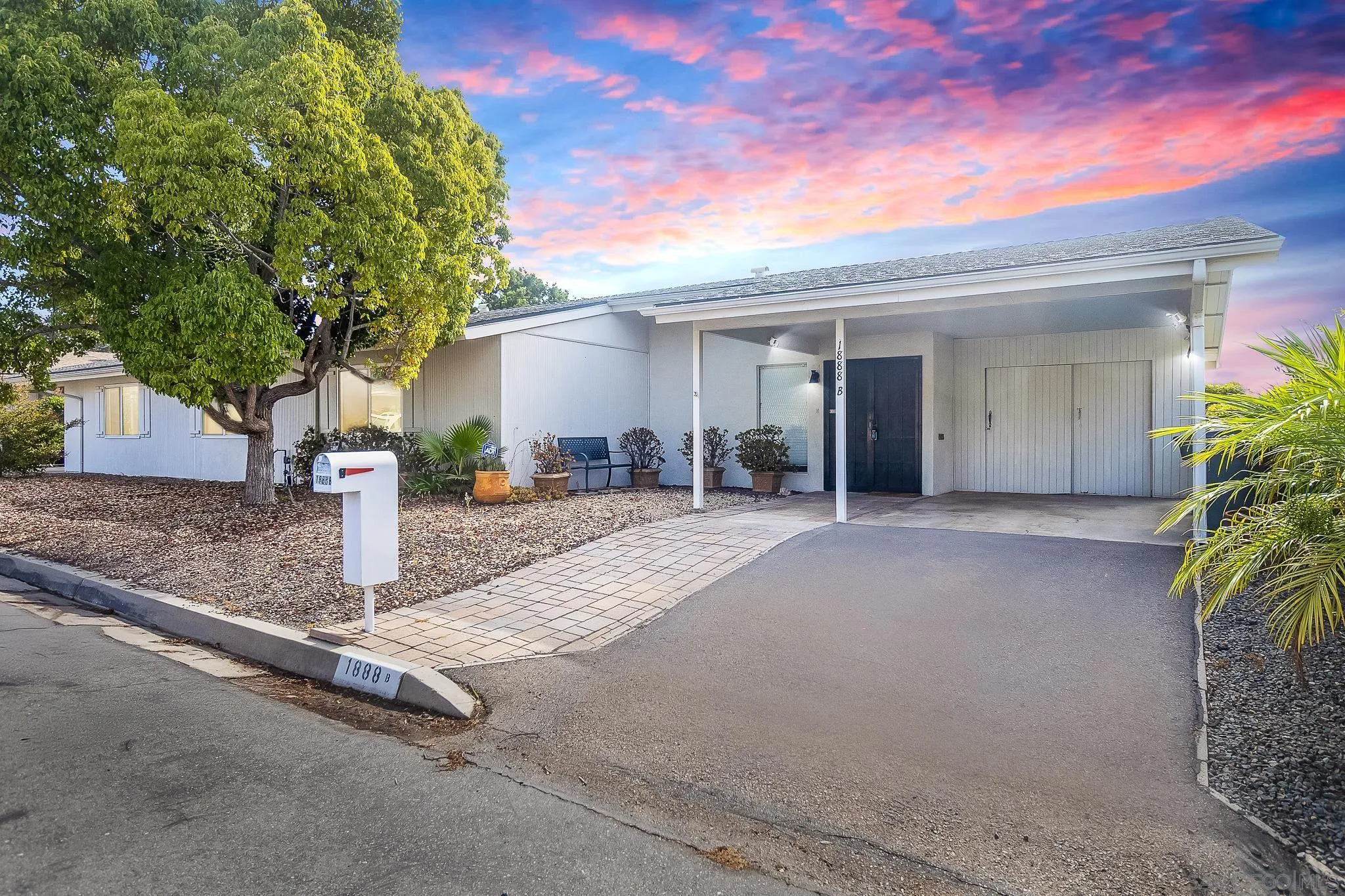 1888 Fairway Park Unit B