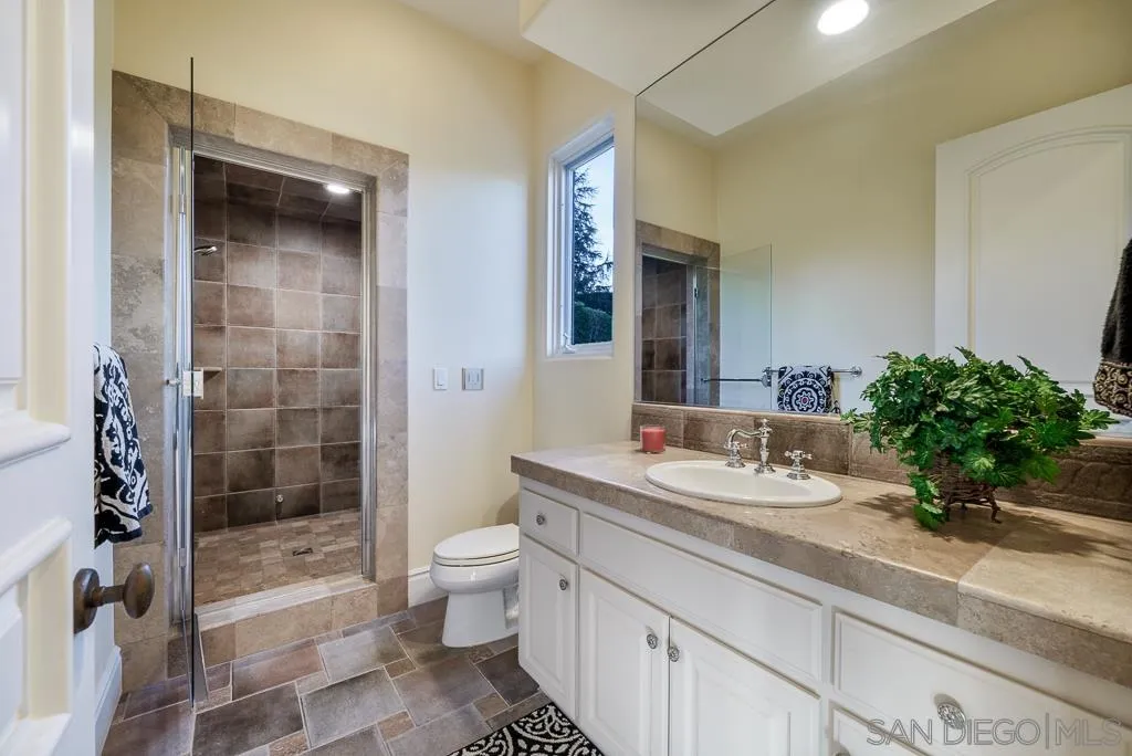 13752 Paseo Valle Alto