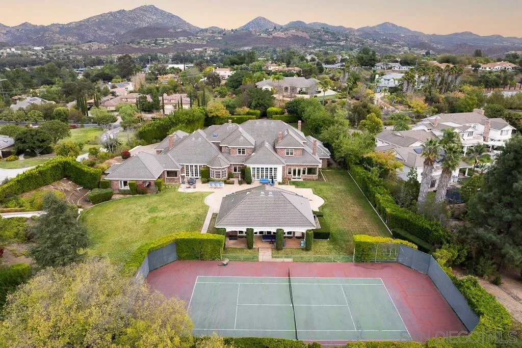 13752 Paseo Valle Alto