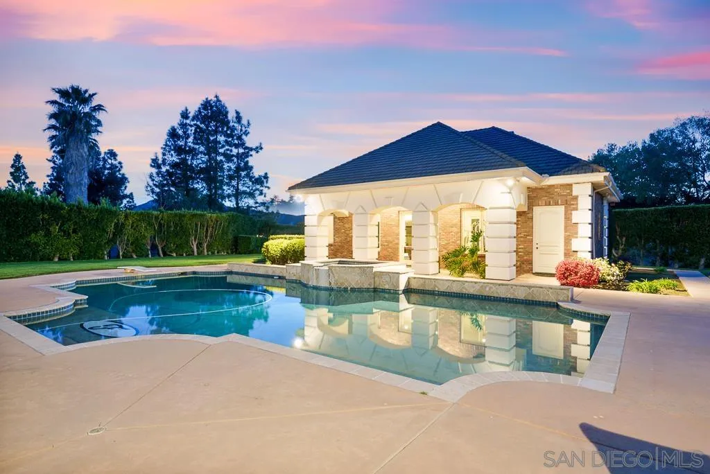 13752 Paseo Valle Alto