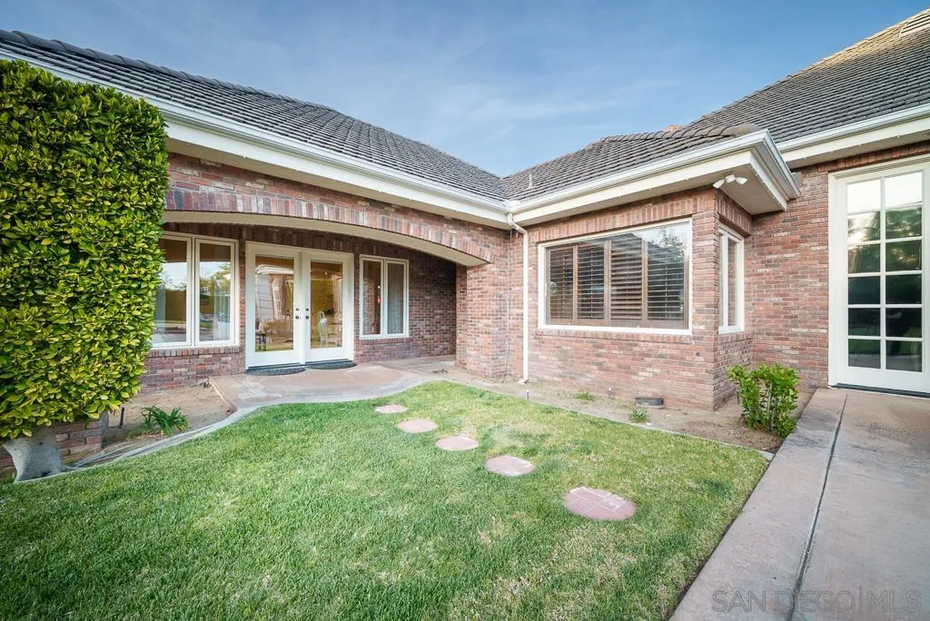 13752 Paseo Valle Alto