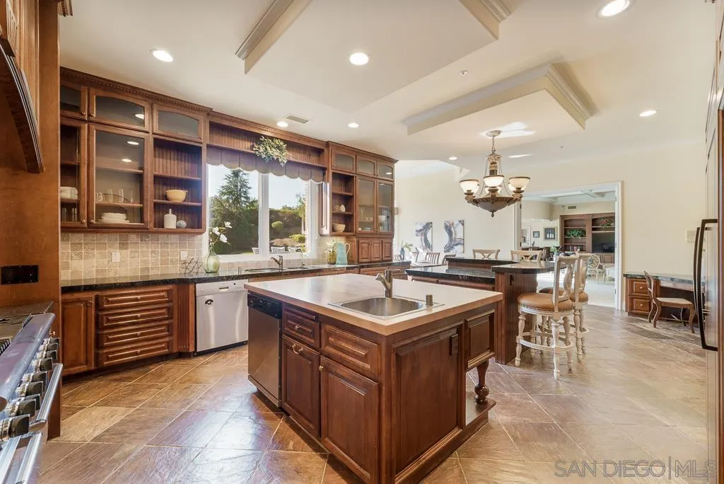 13752 Paseo Valle Alto