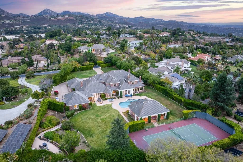 13752 Paseo Valle Alto