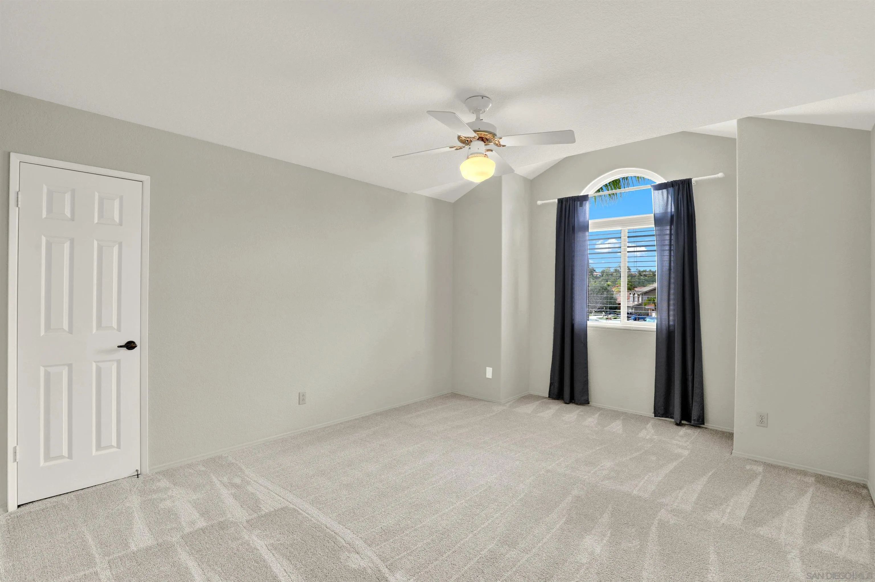 13901 Carriage Rd