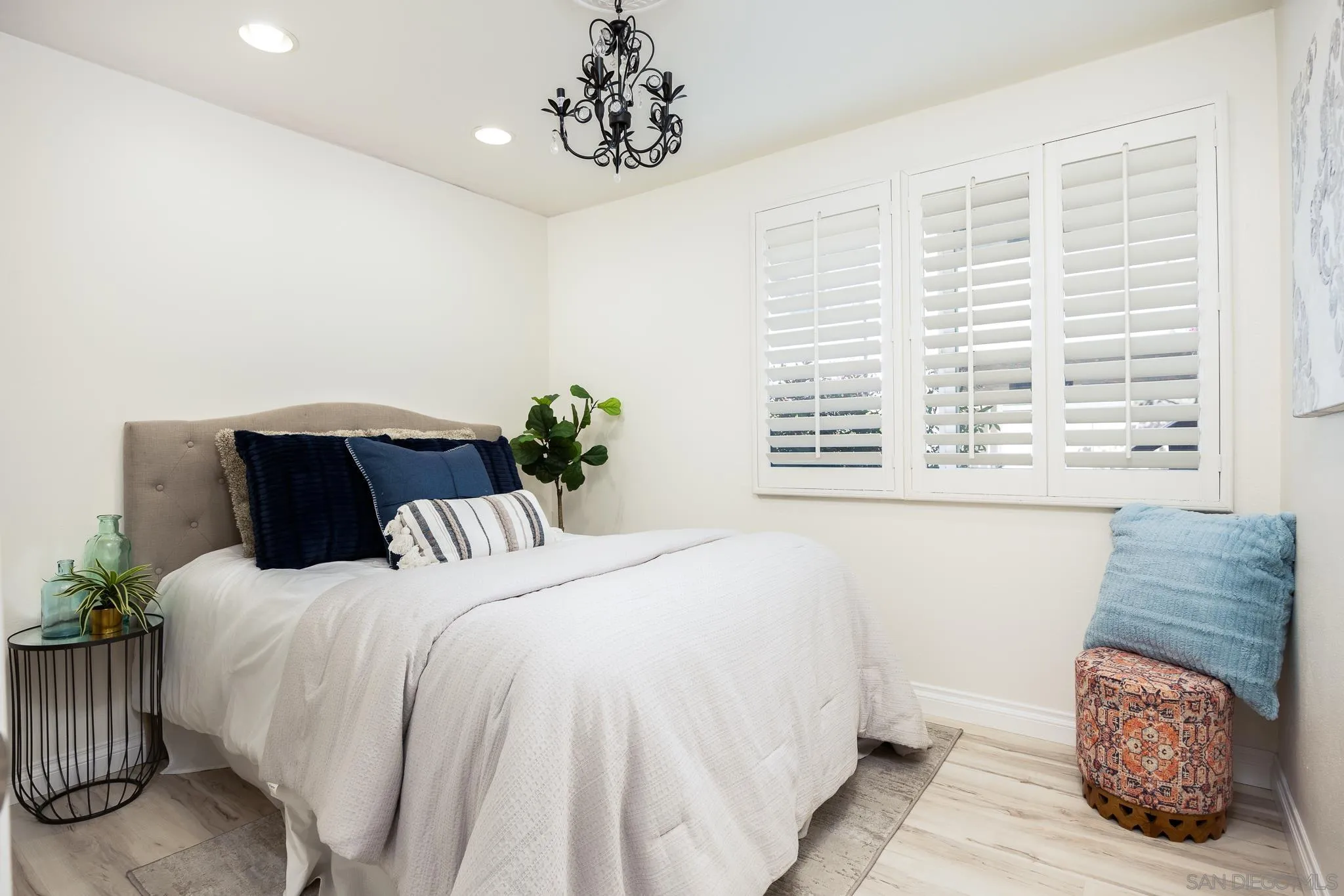 9829 Caspi Gardens Dr Unit 3