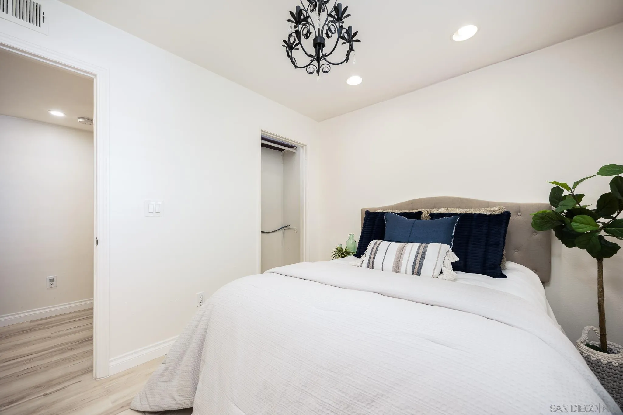 9829 Caspi Gardens Dr Unit 3