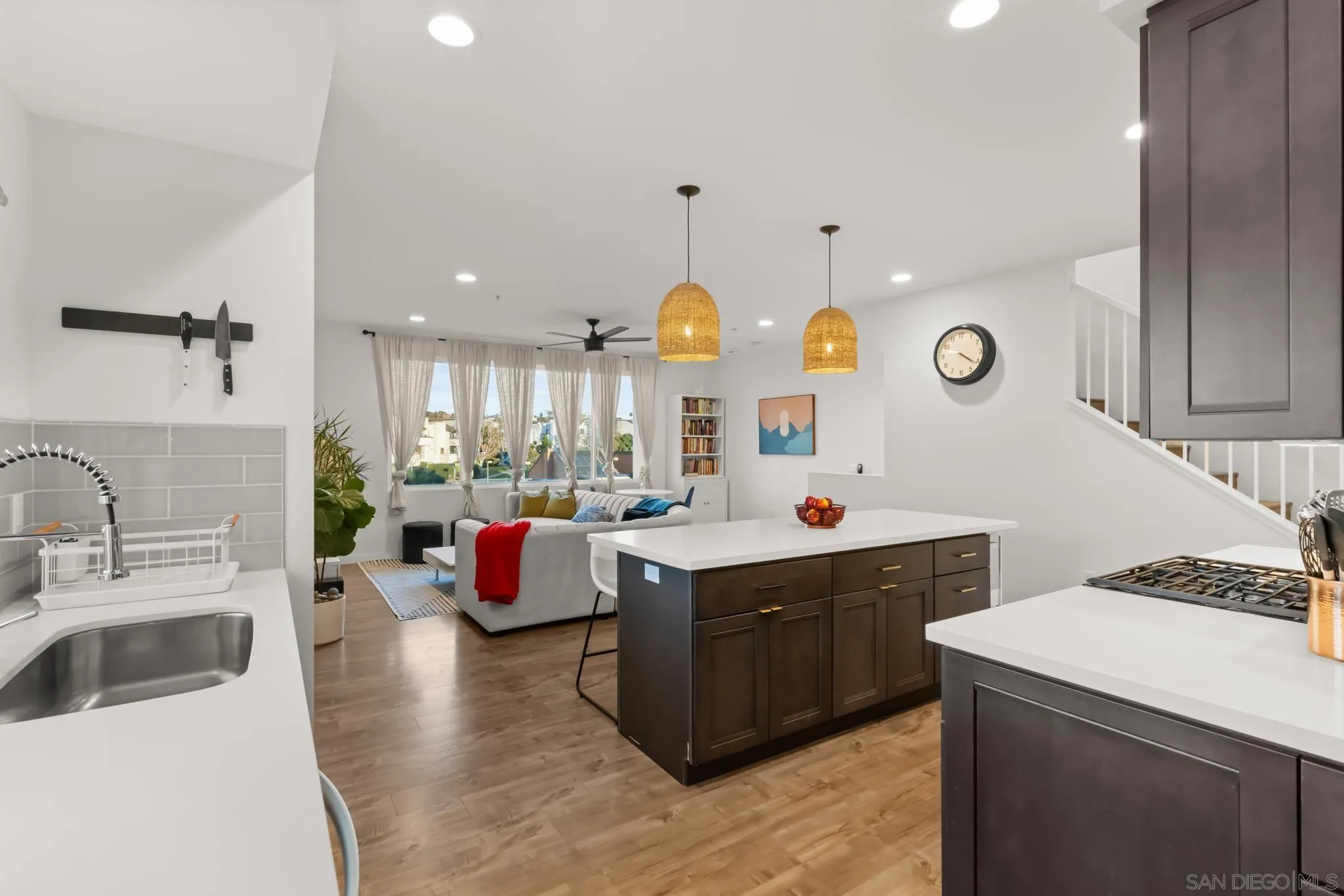 4100 Voltaire St Unit 102