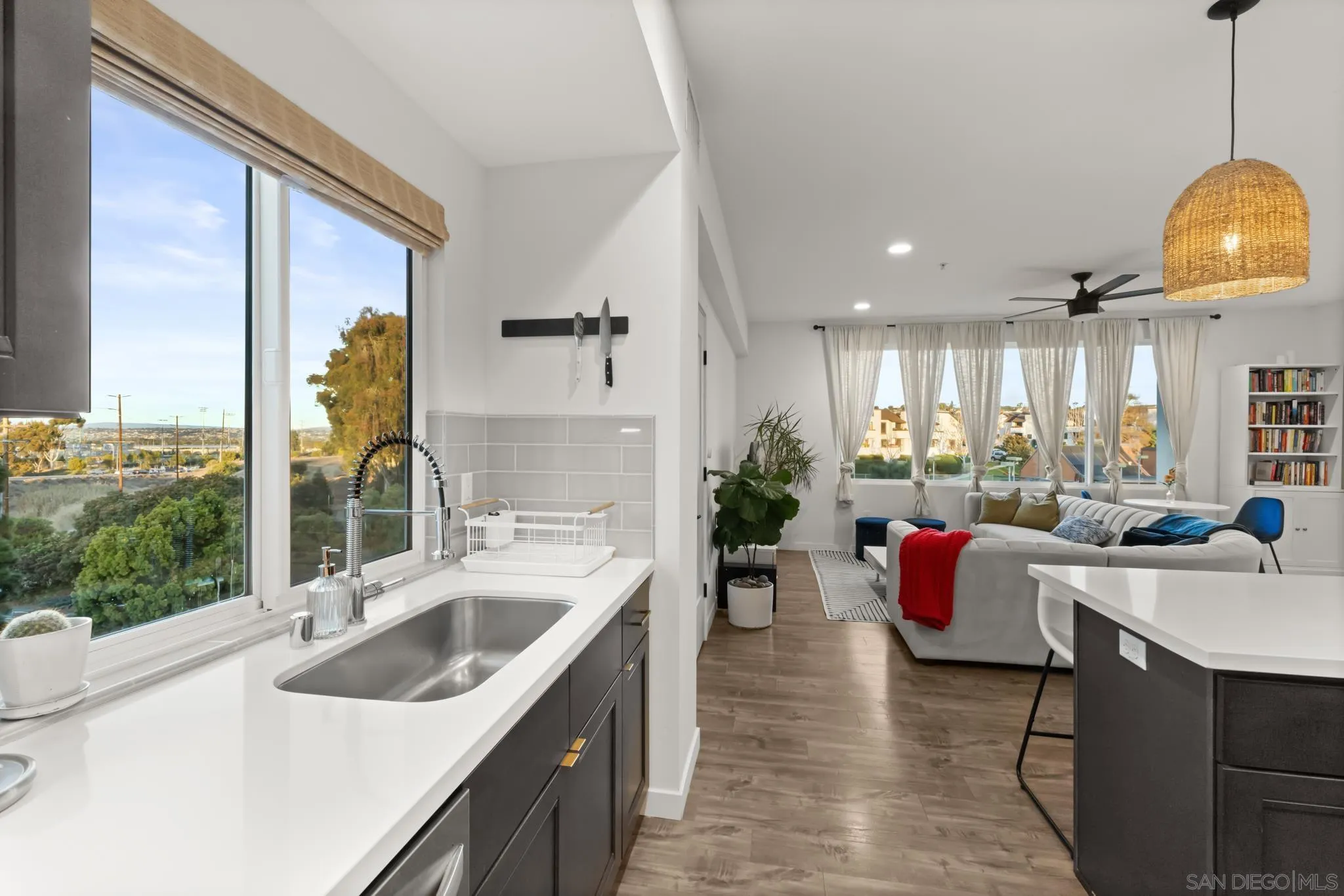 4100 Voltaire St Unit 102