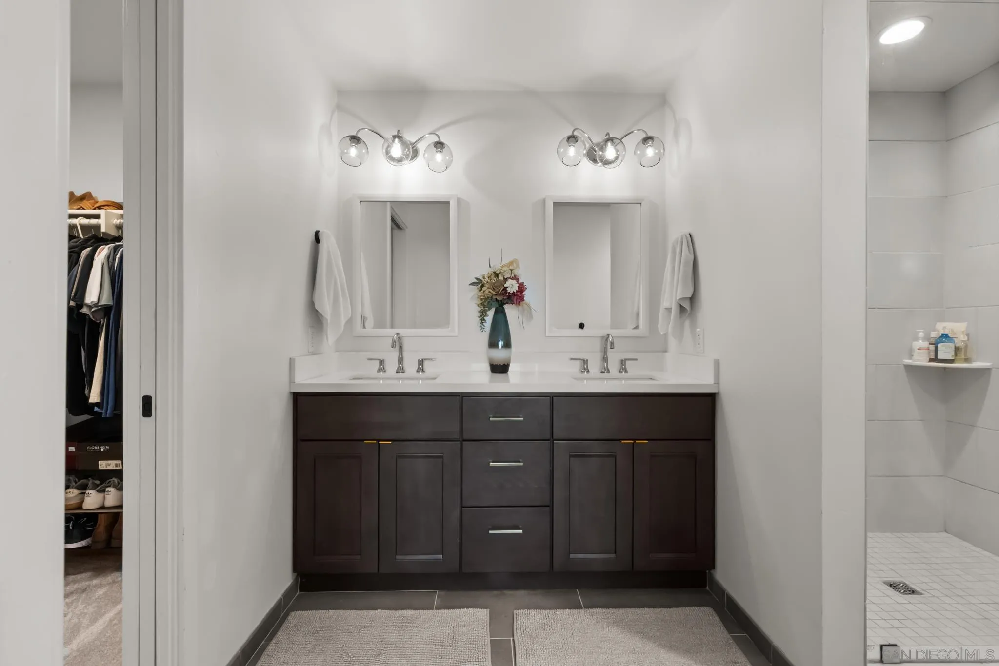 4100 Voltaire St Unit 102