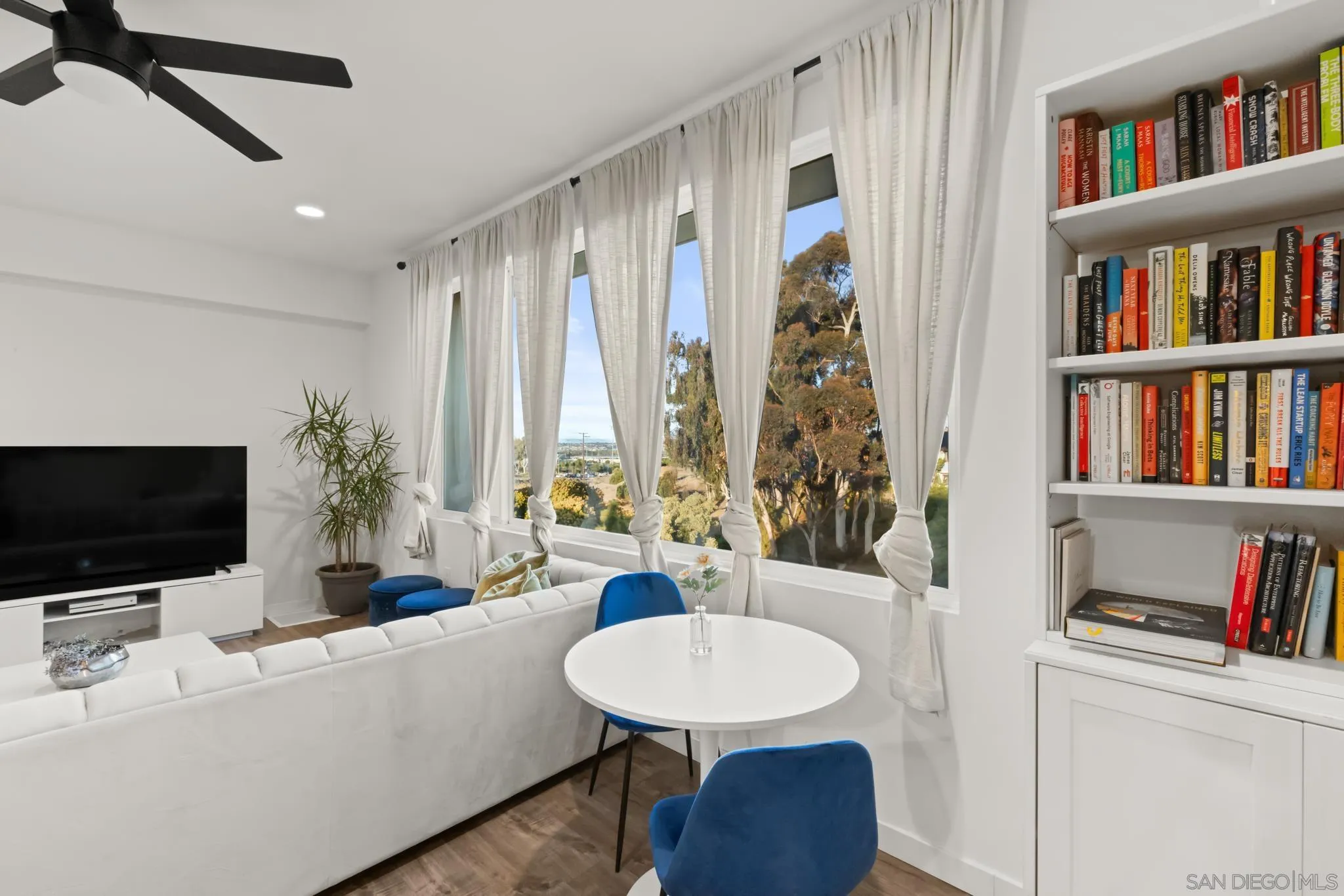 4100 Voltaire St Unit 102