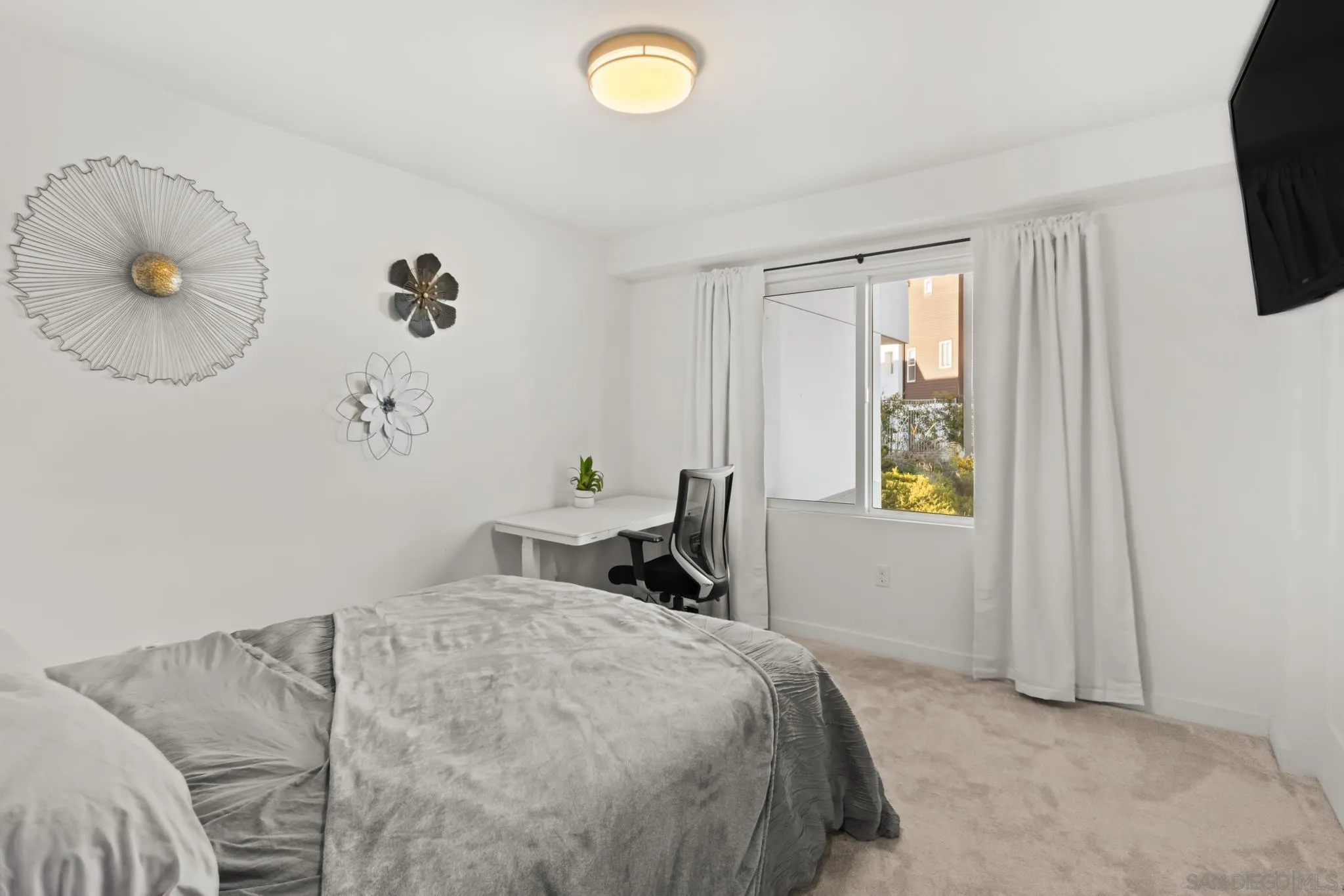 4100 Voltaire St Unit 102