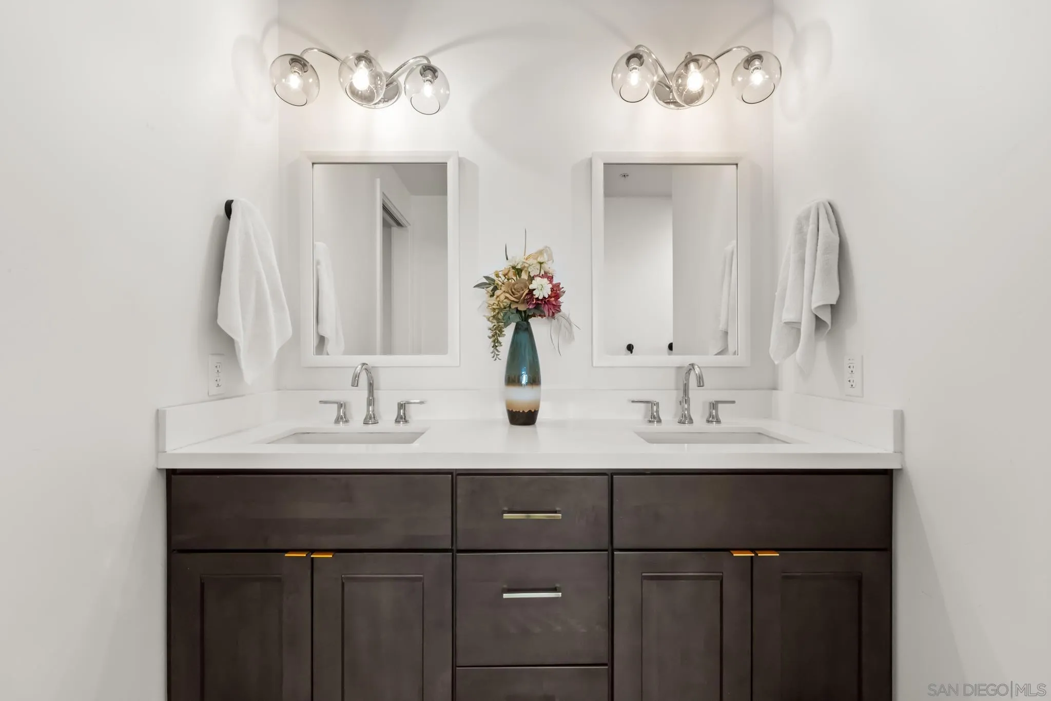 4100 Voltaire St Unit 102