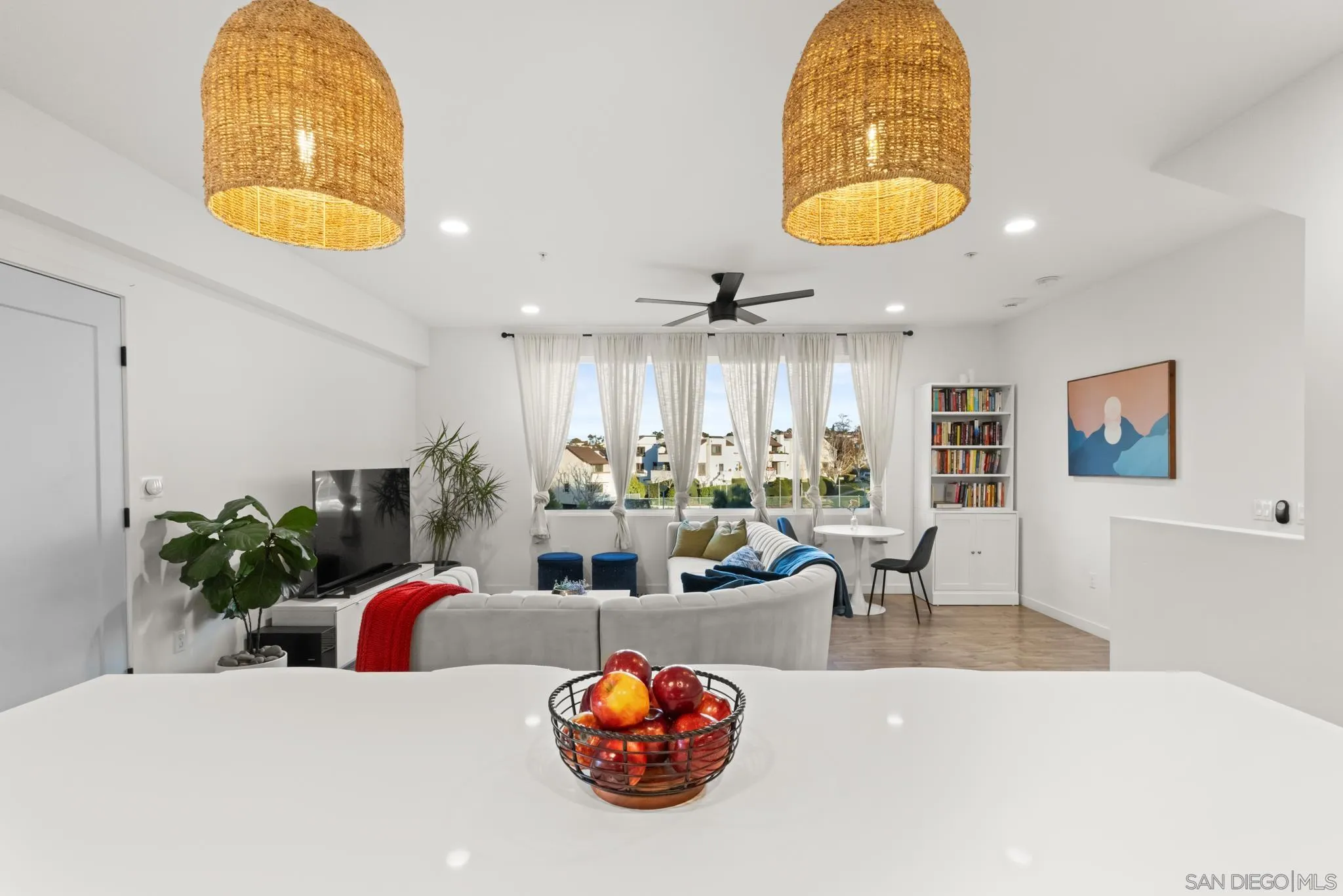 4100 Voltaire St Unit 102