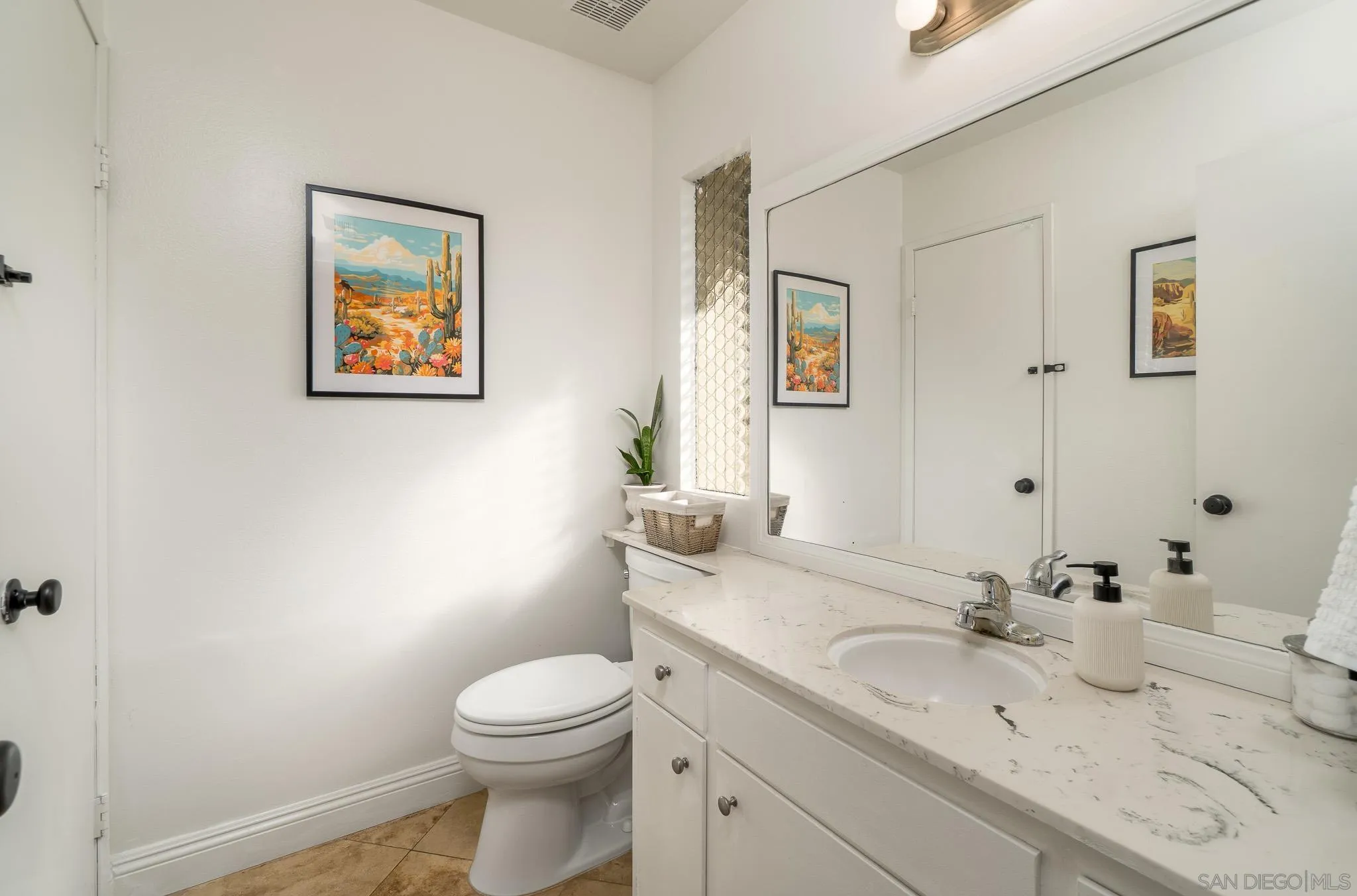 3290 Loma Riviera Dr