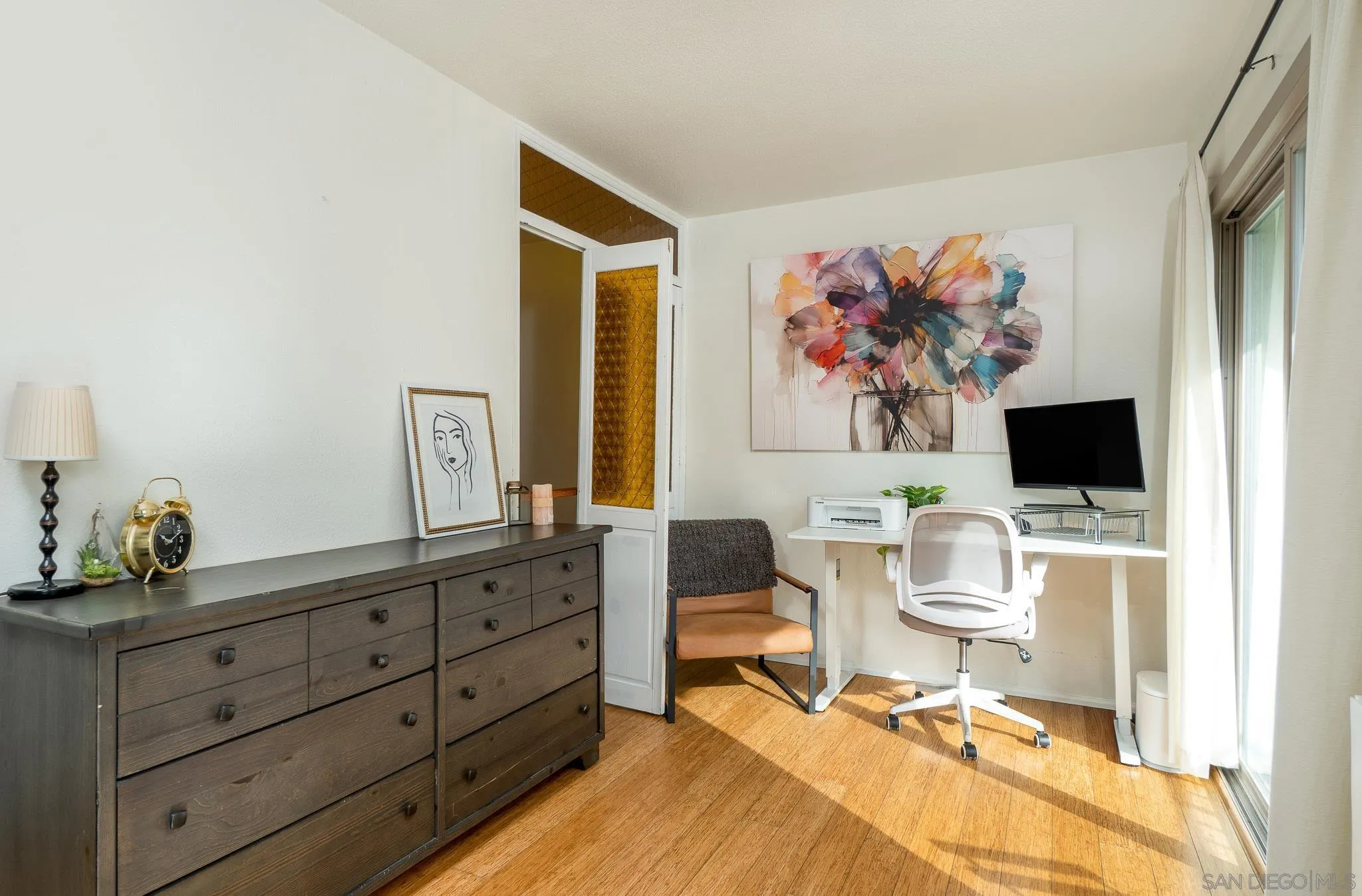 3290 Loma Riviera Dr