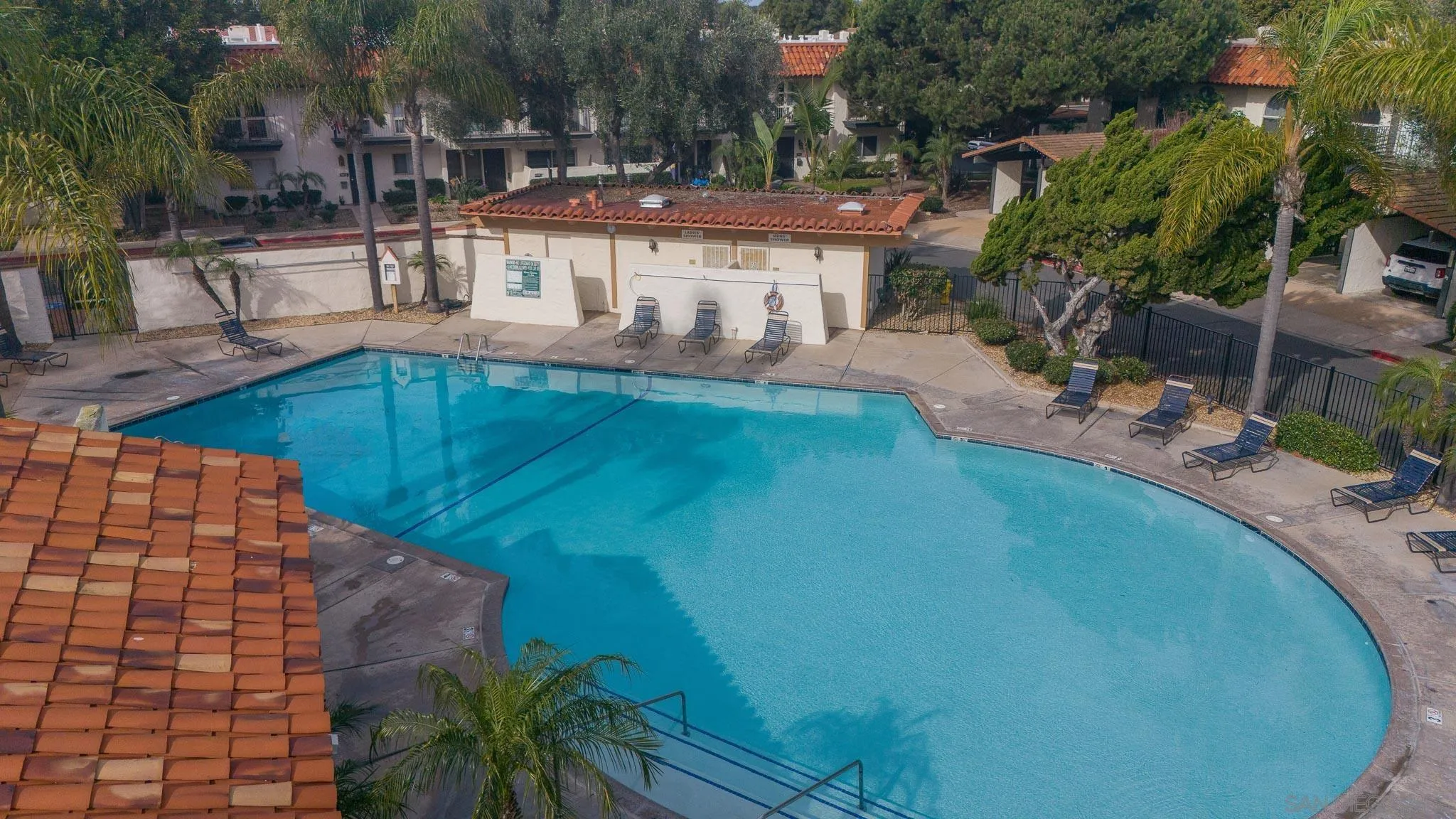 3290 Loma Riviera Dr