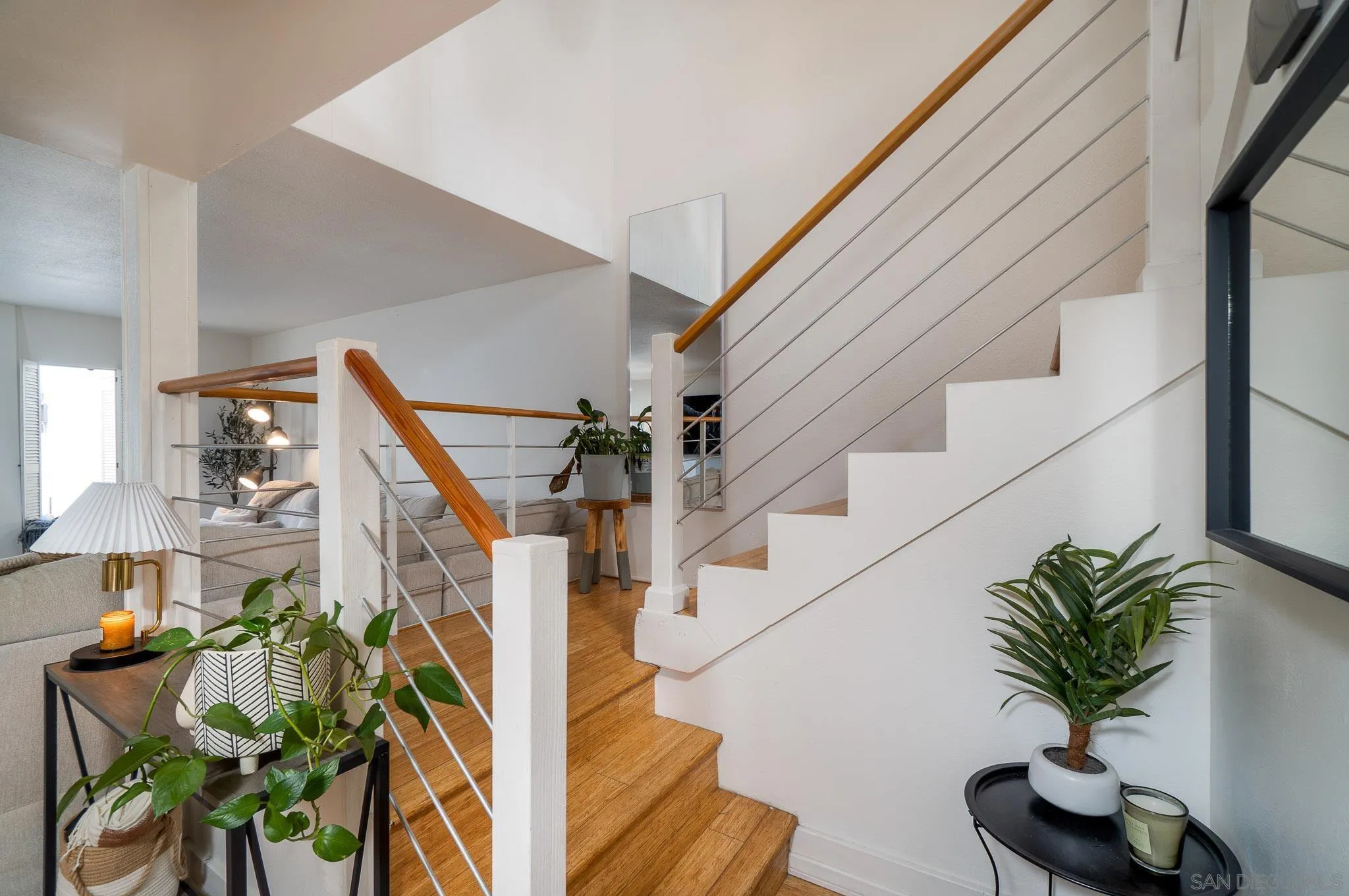 3290 Loma Riviera Dr