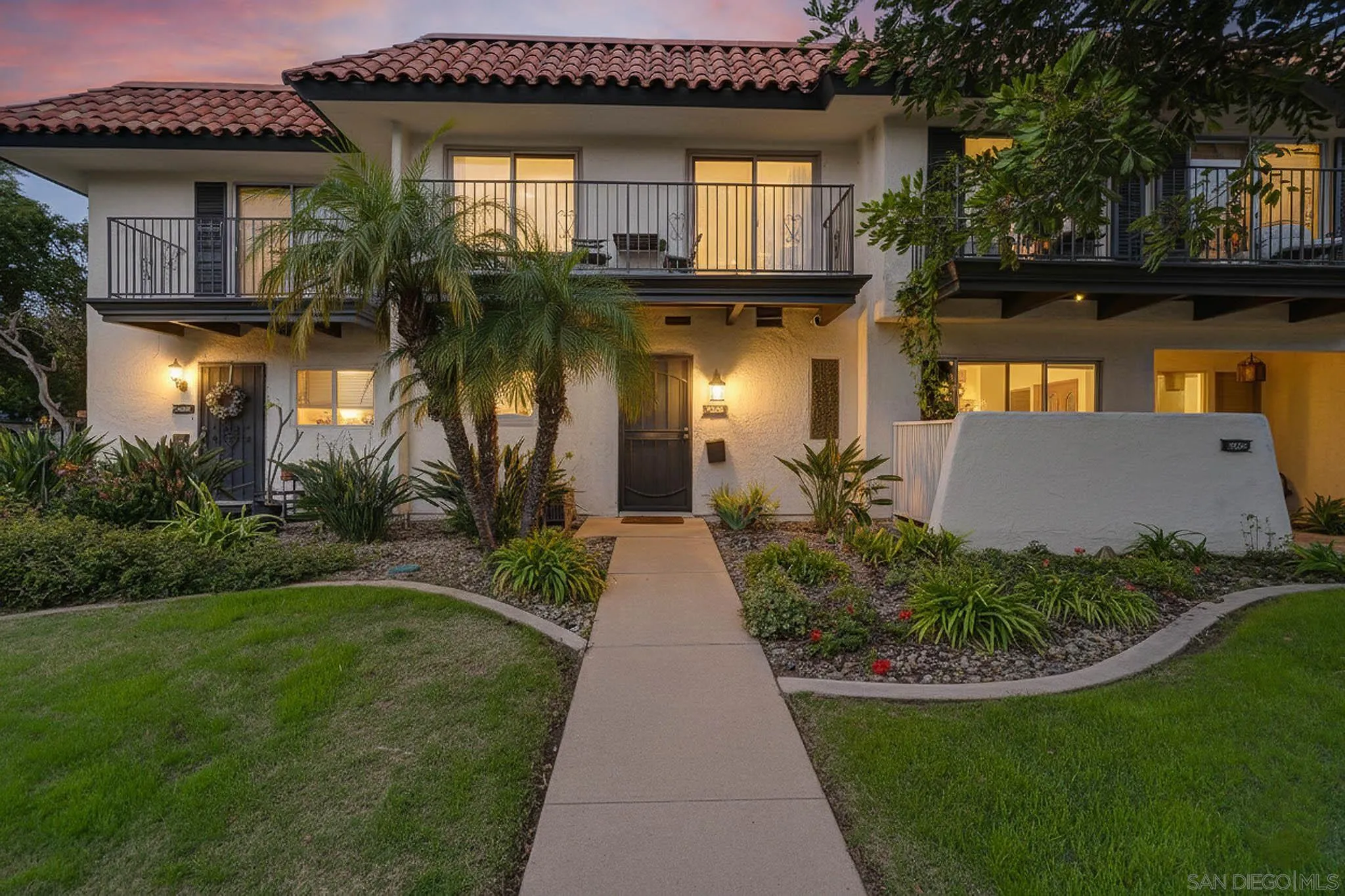 3290 Loma Riviera Dr