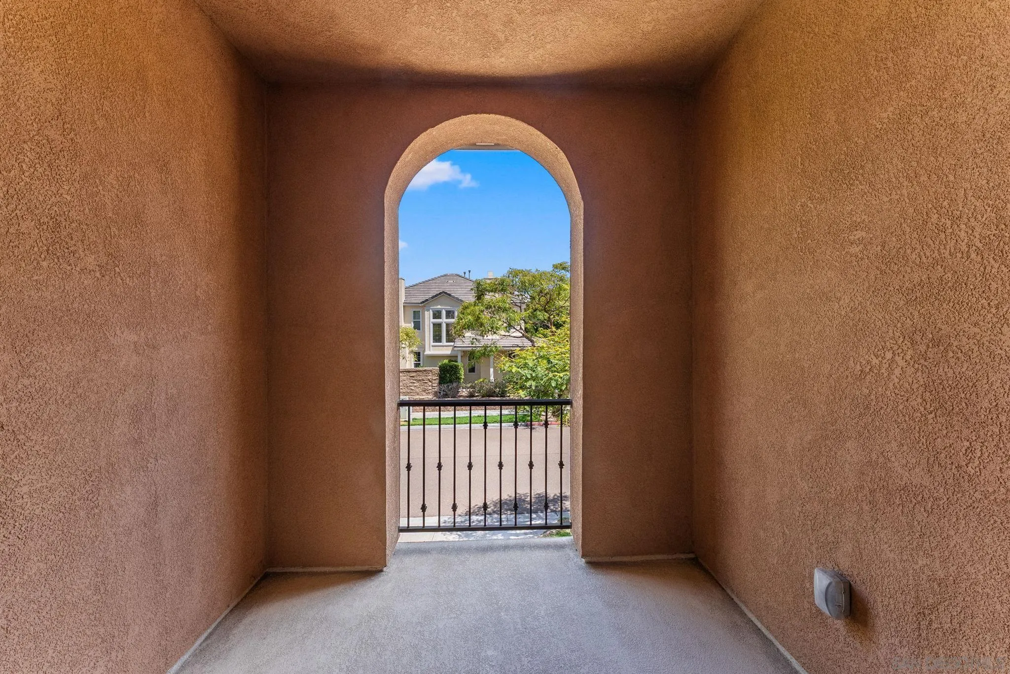 10449 Monterey Ridge Dr