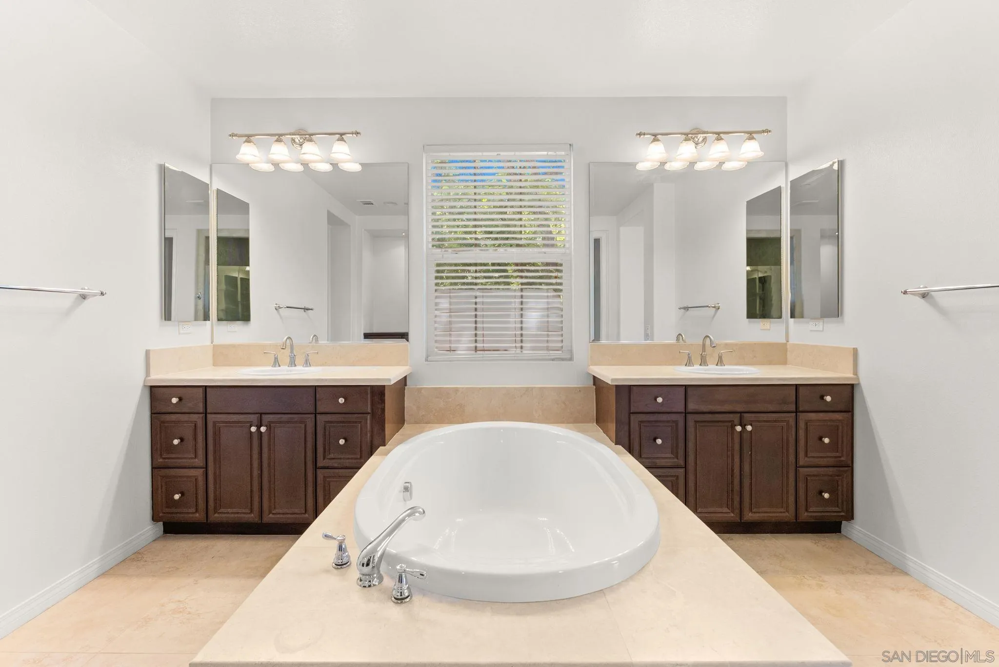 10449 Monterey Ridge Dr